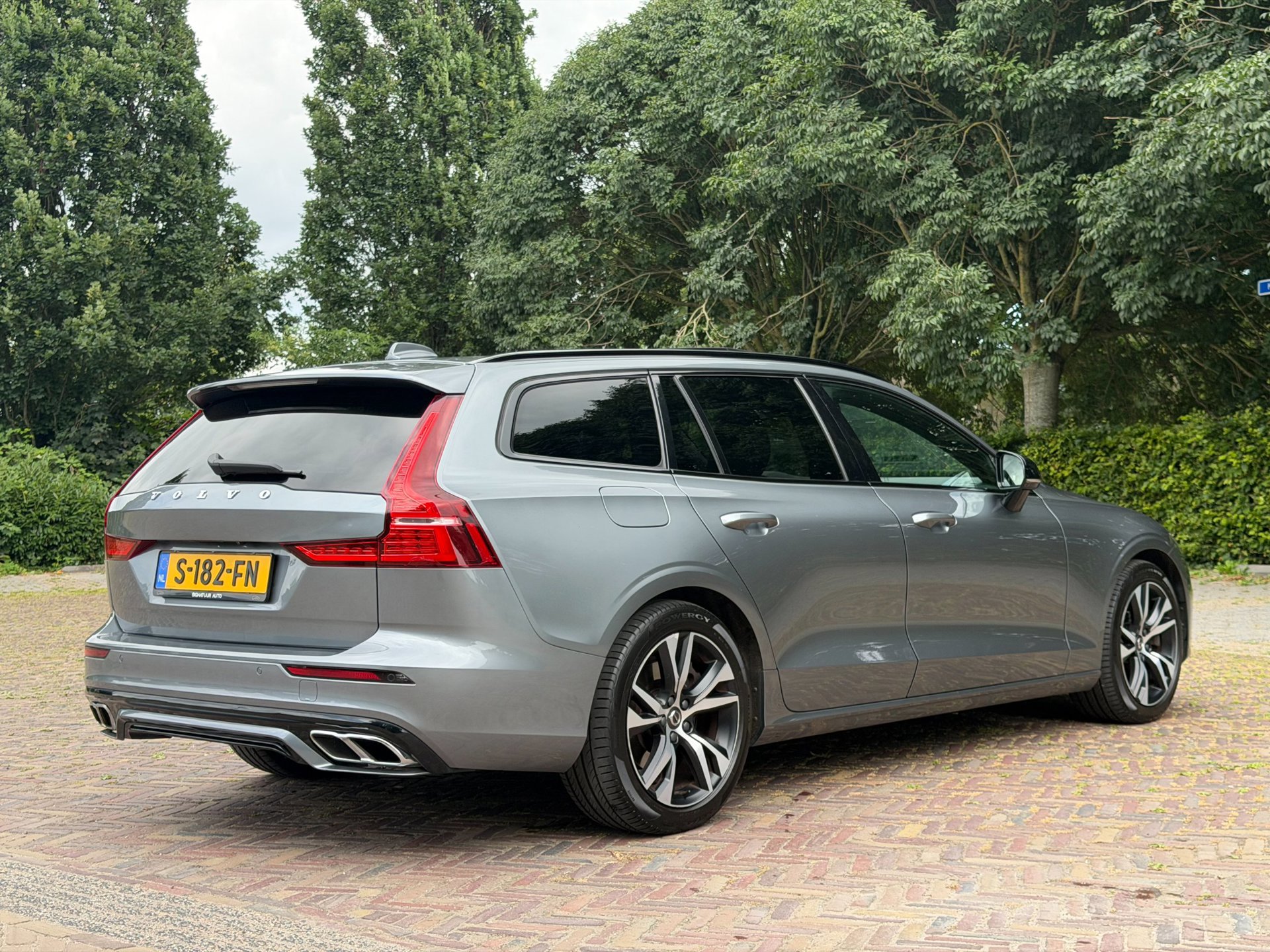Foto van Volvo V60 T8 Twin Engine