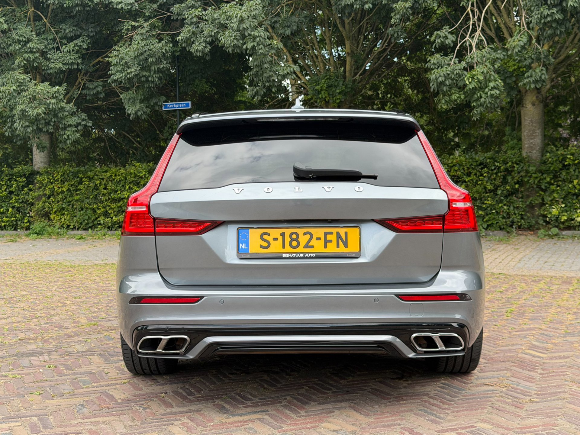 Foto van Volvo V60 T8 Twin Engine