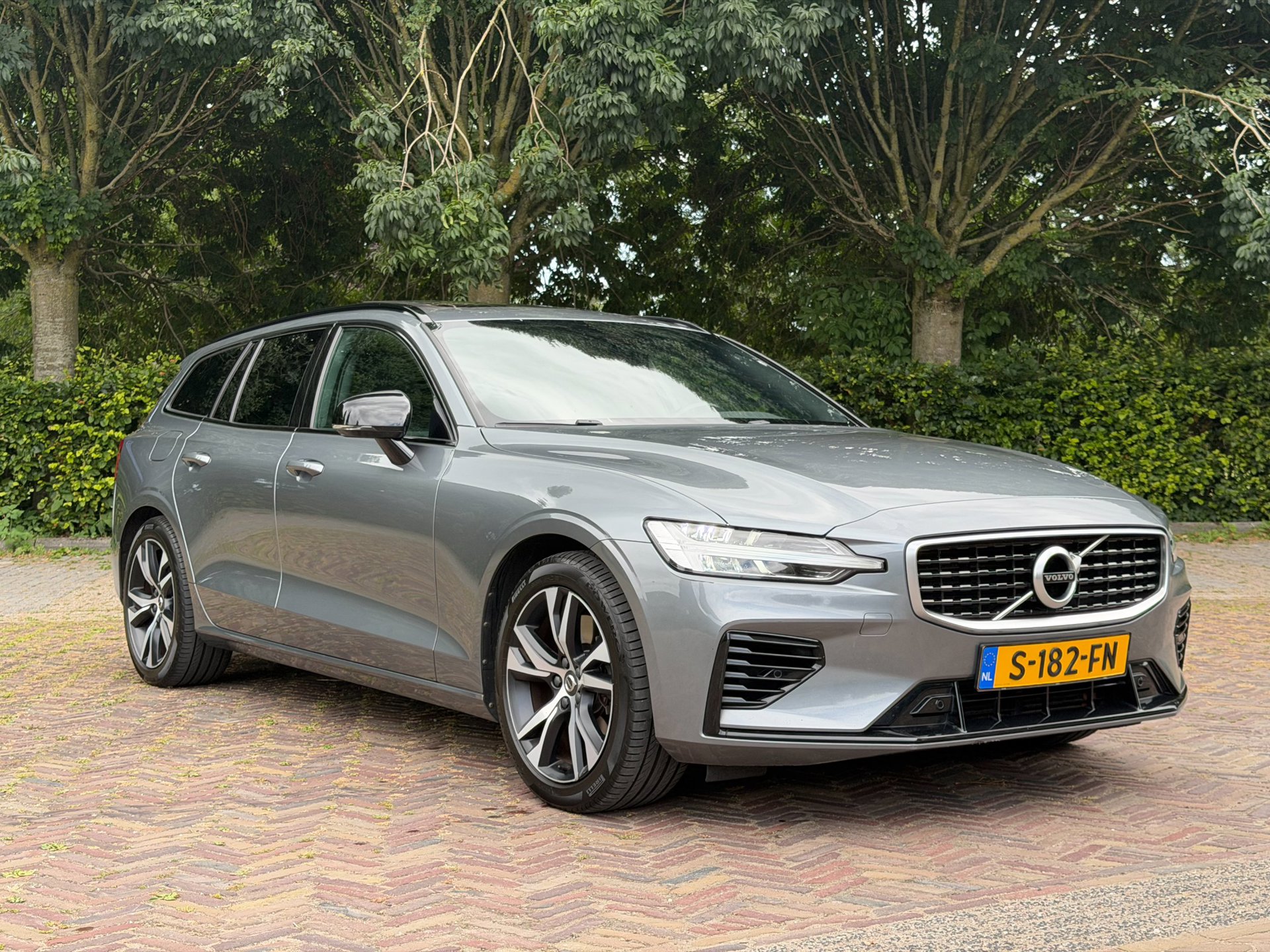 Foto van Volvo V60 T8 Twin Engine