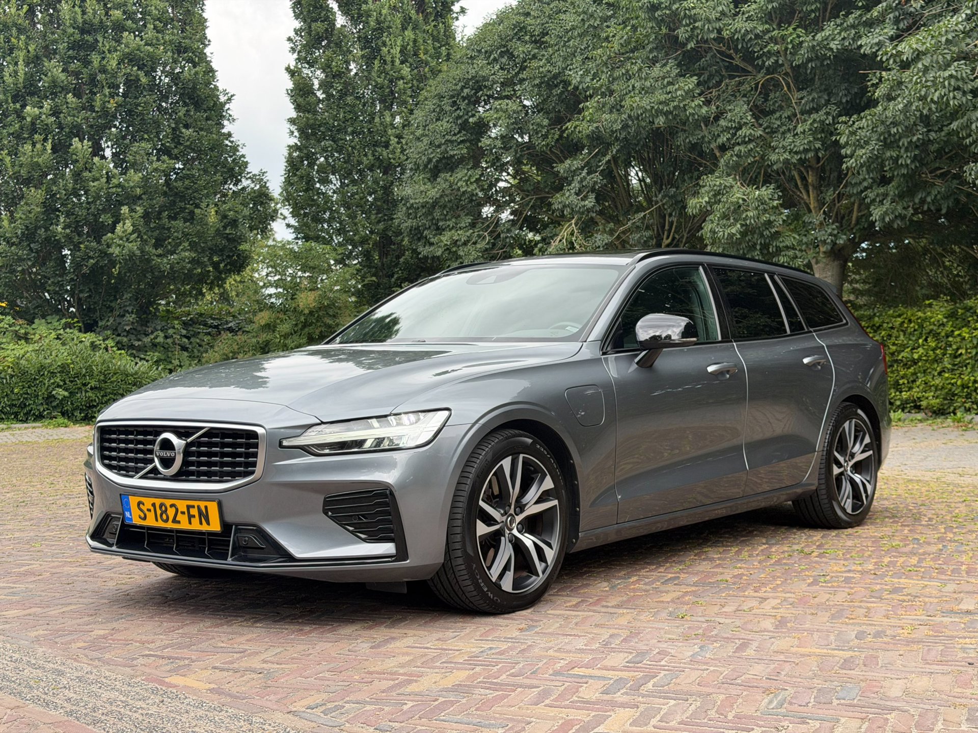Foto van Volvo V60 T8 Twin Engine