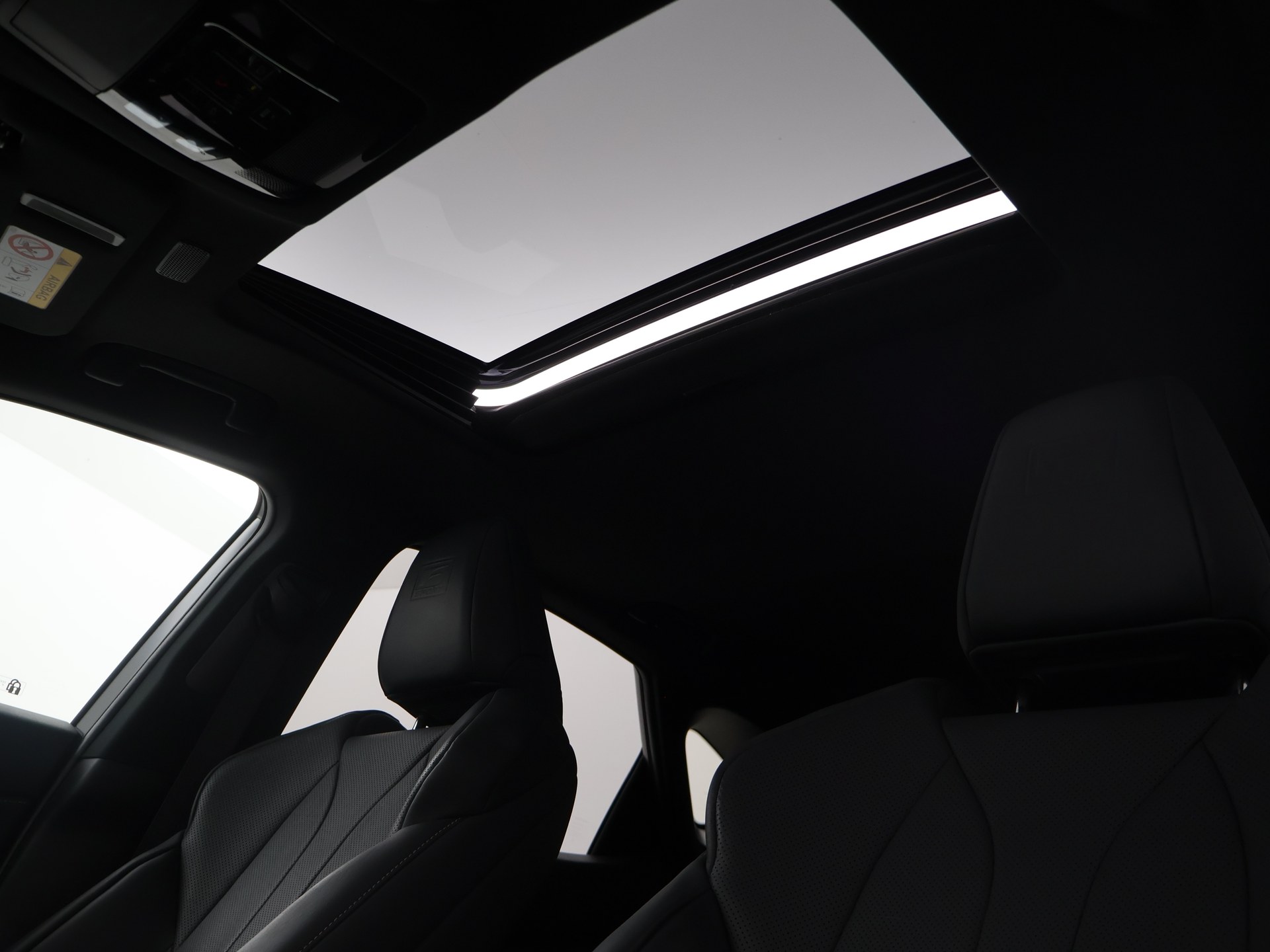 Foto van Lexus Lexus Nx450h+