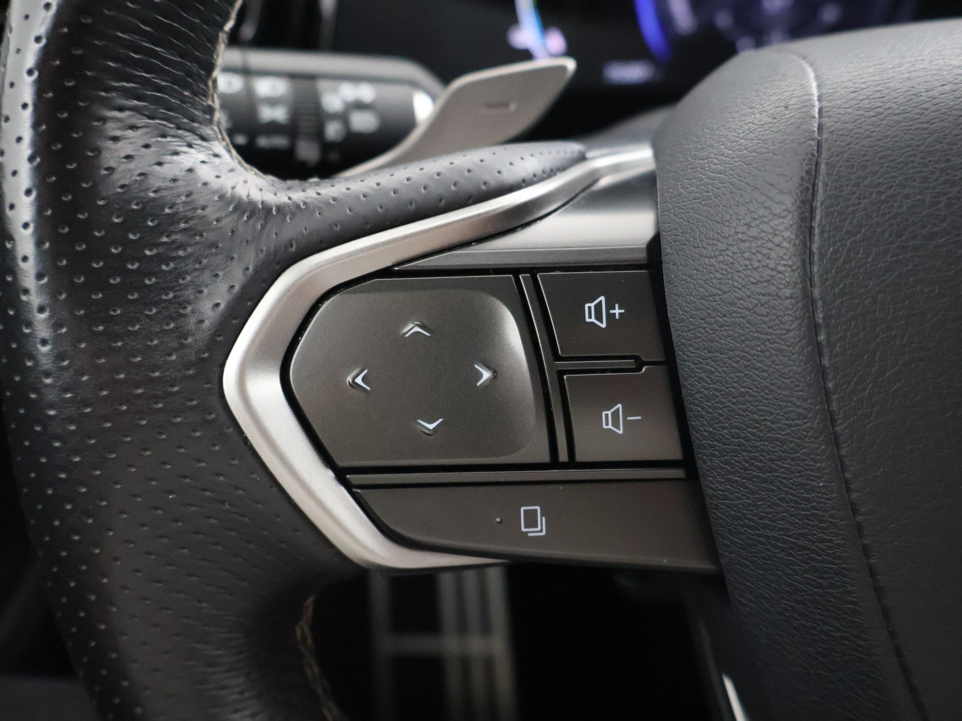 Foto van Lexus Lexus Nx450h+