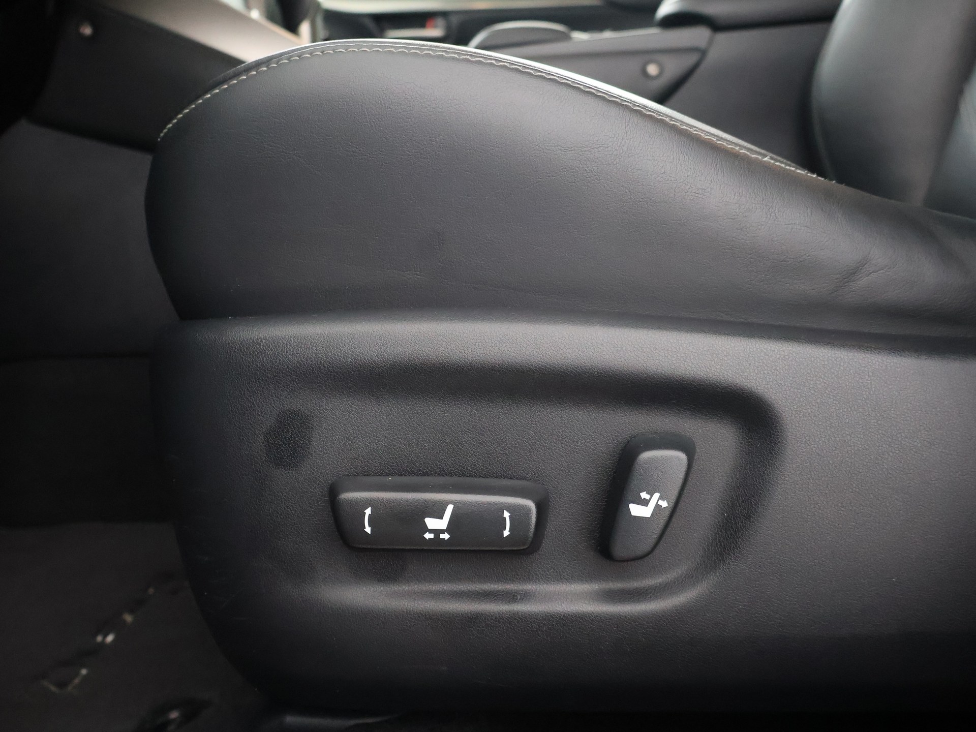 Foto van Lexus Lexus Nx300h