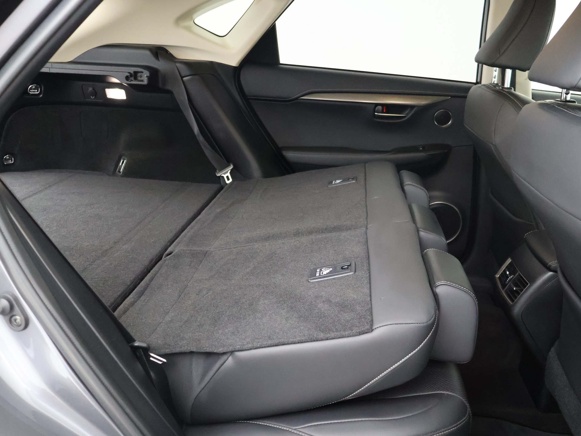 Foto van Lexus Lexus Nx300h