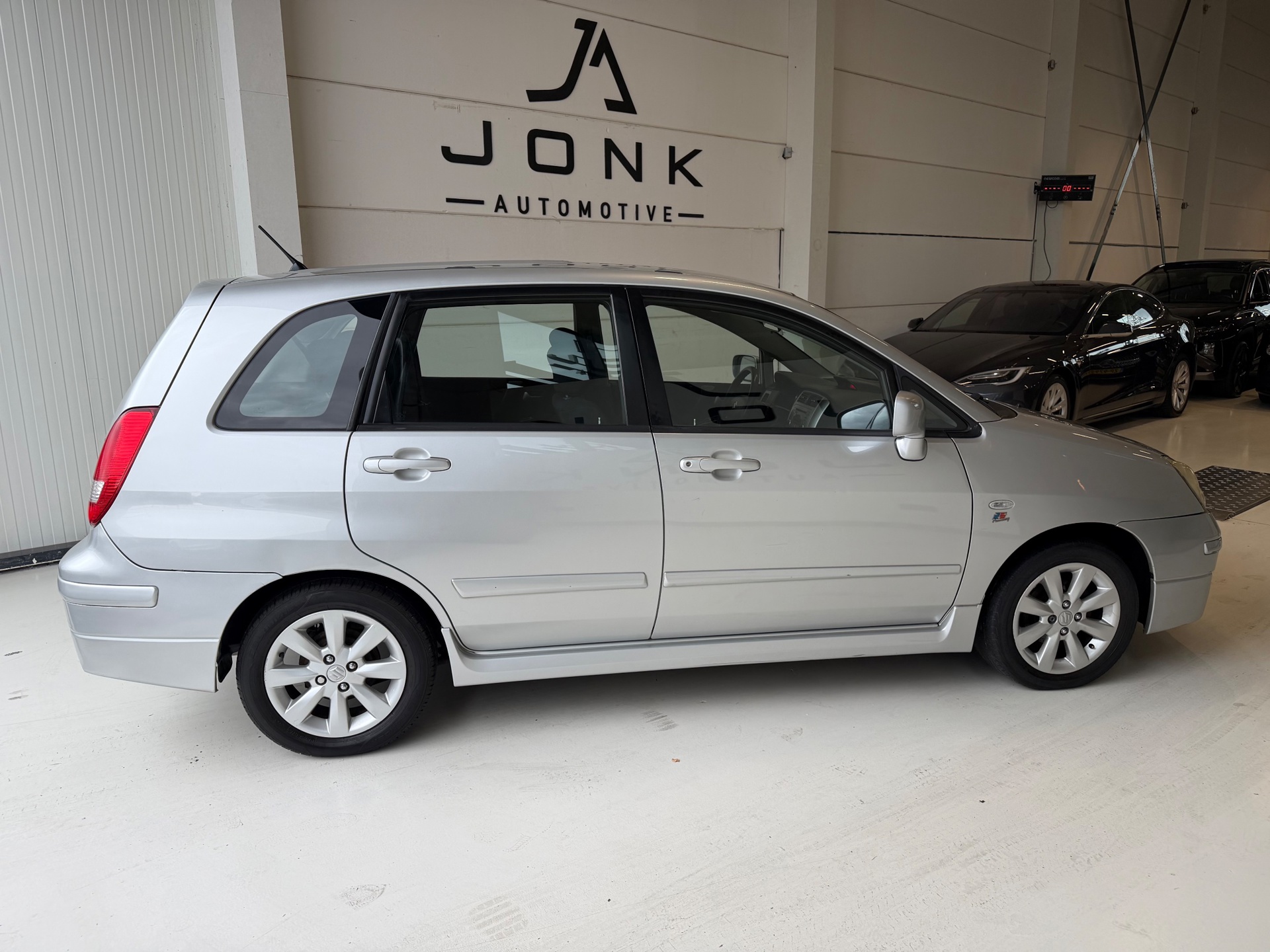 Foto van Suzuki Liana