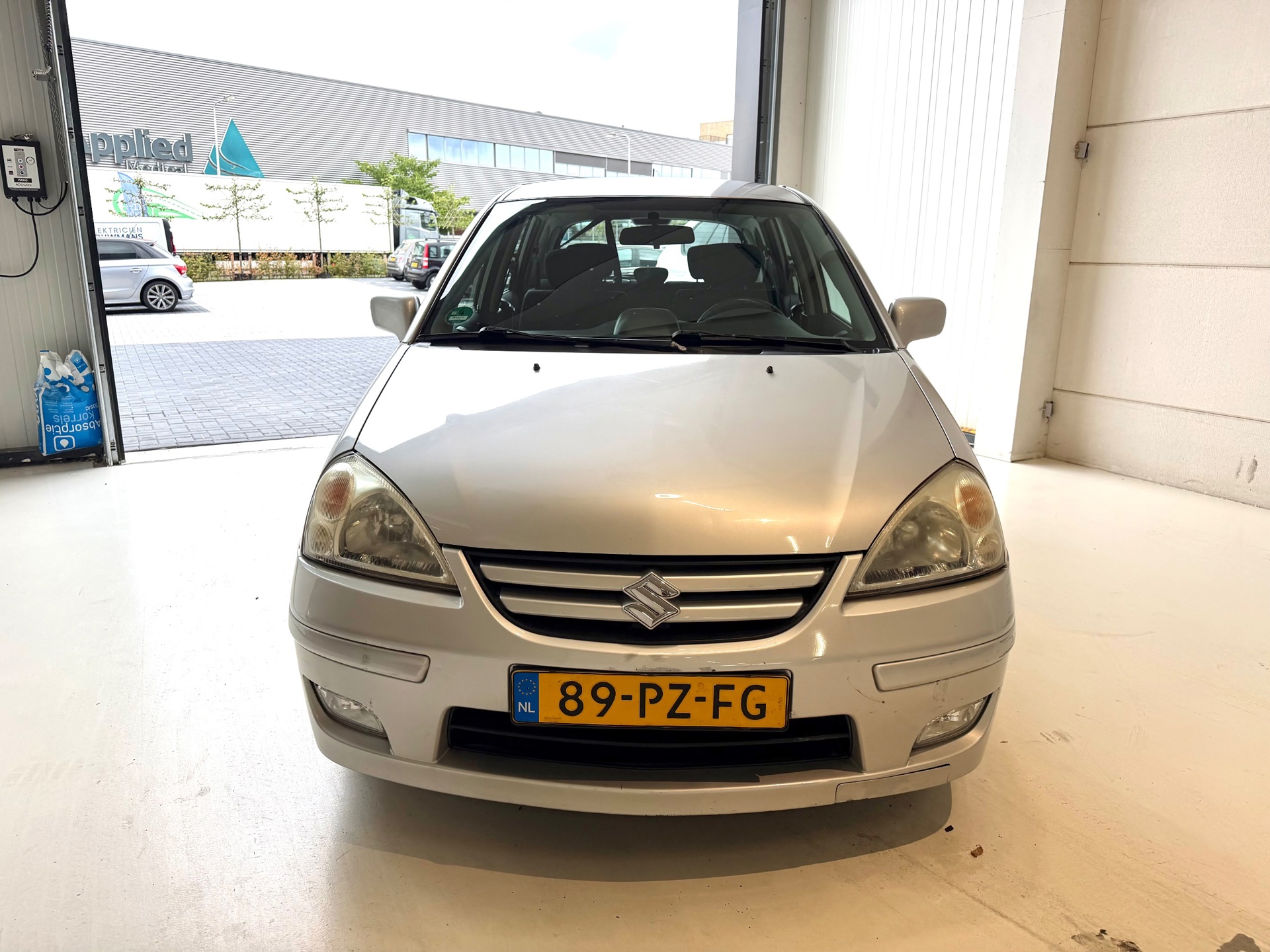 Foto van Suzuki Liana