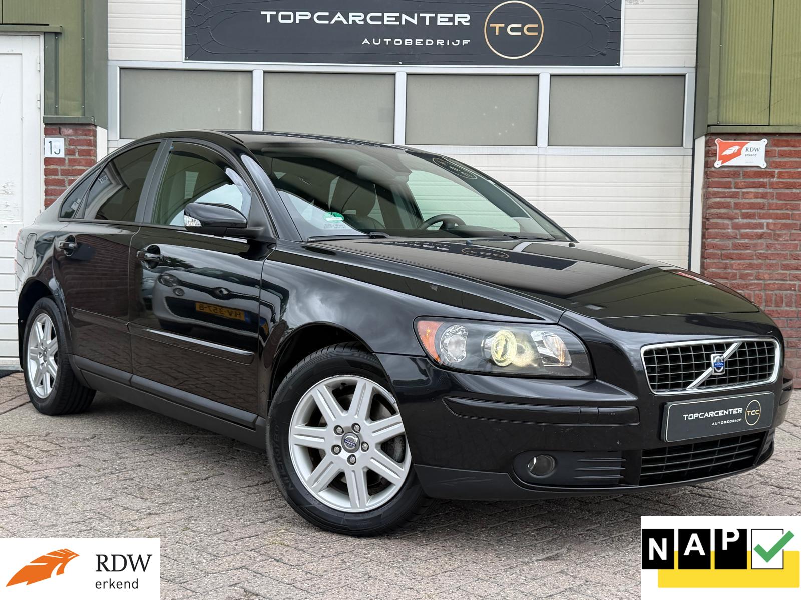 Volvo S40 2.4 Edition II/AIRCO/AUT/TREKH/PARKS/LEER/APK/NAP 2006 - voorkant