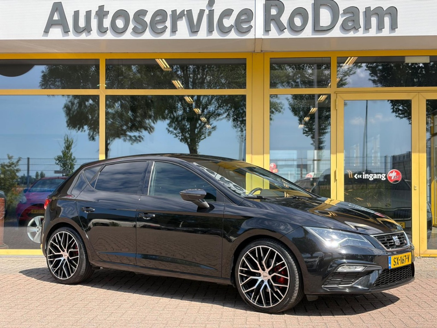 Seat Leon 1.4 EcoTSI FR BnsI. 2018 - voorkant