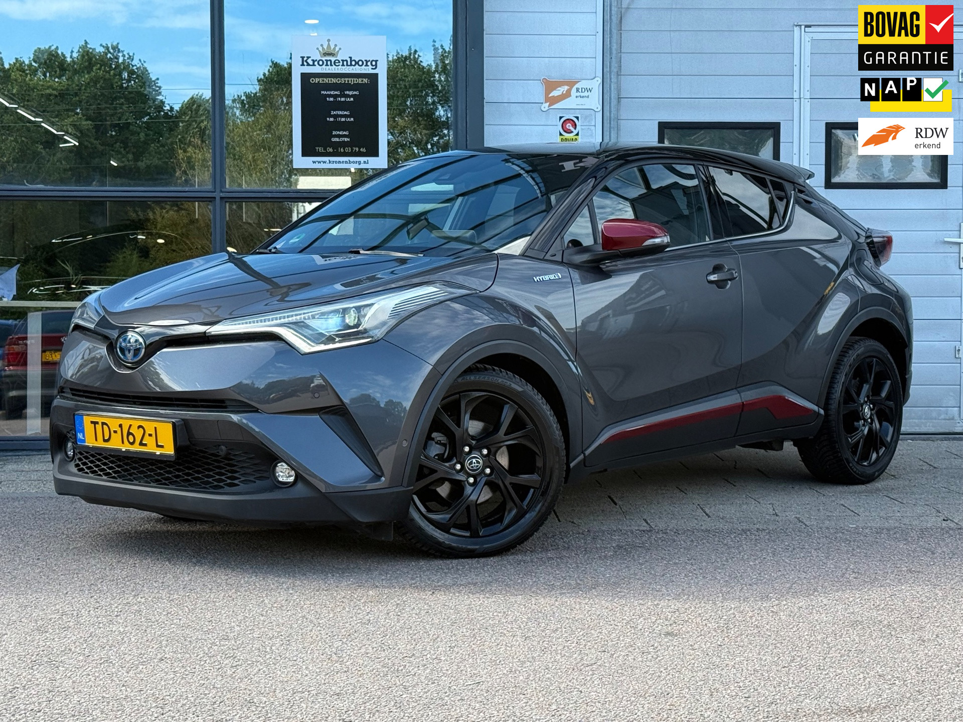 Toyota Toyota C-hr 1.8 Hybrid Bi-Tone| NAVI| NAP| CAMERA 2018 - voorkant