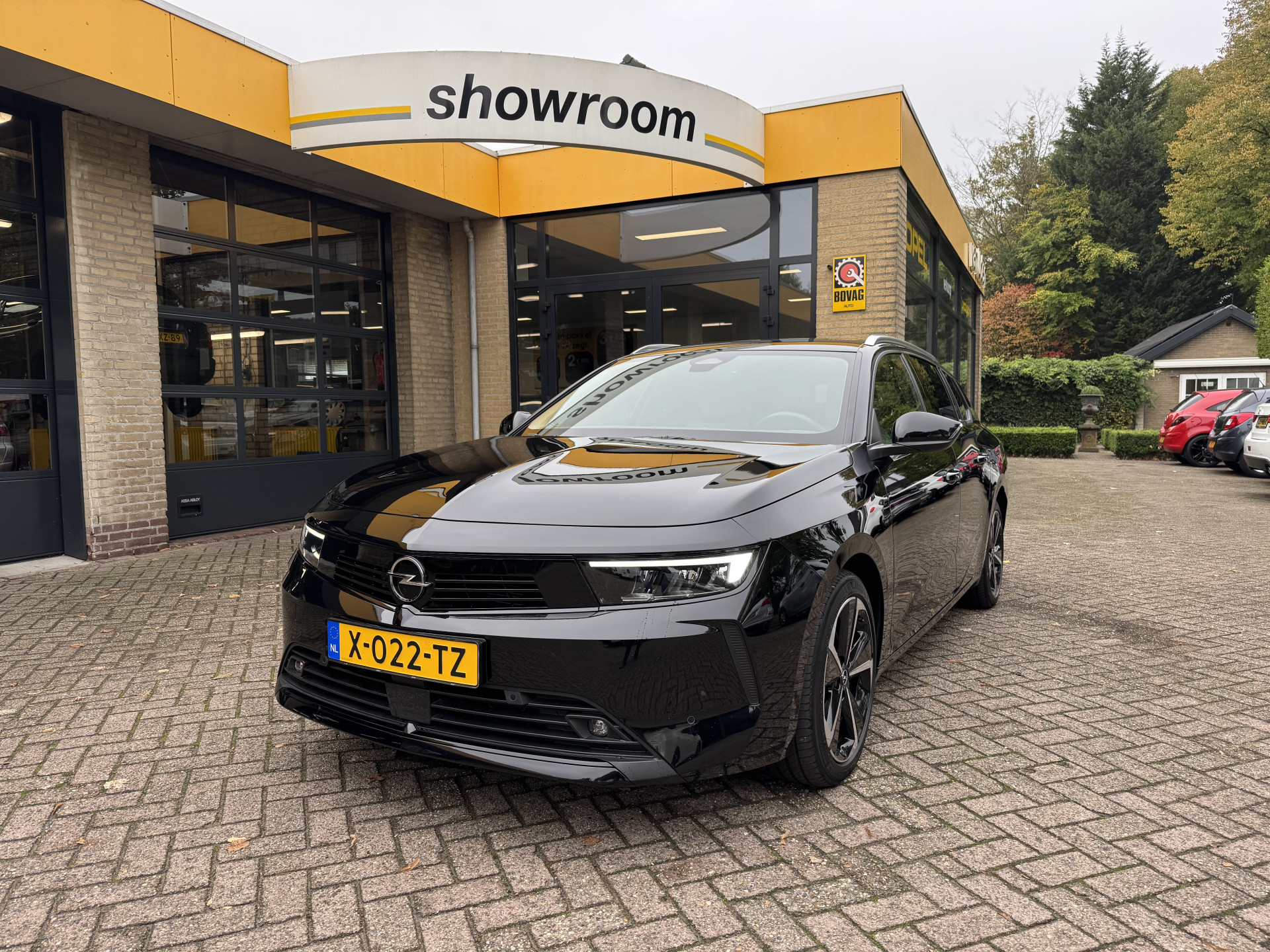 Opel Astra Sports Tourer 1.6 Hybrid Business Elegance Carplay Camera Trekhaak 2024 - voorkant