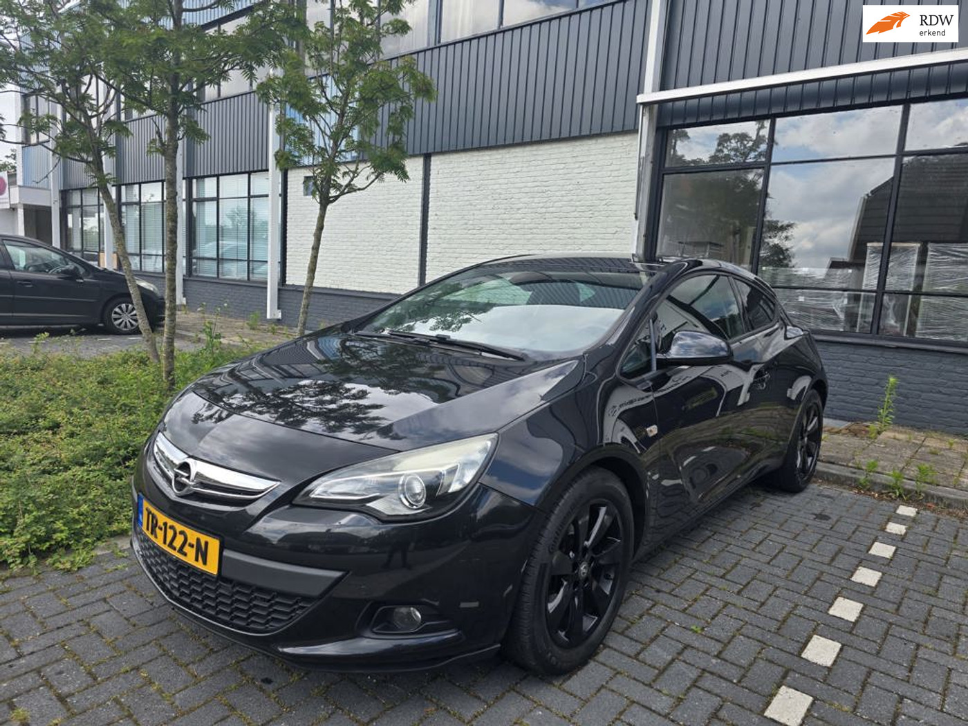 Opel Astra GTC 1.4 Turbo Sport Nieuwe Ketting Airco Trekhaak 2012 - voorkant
