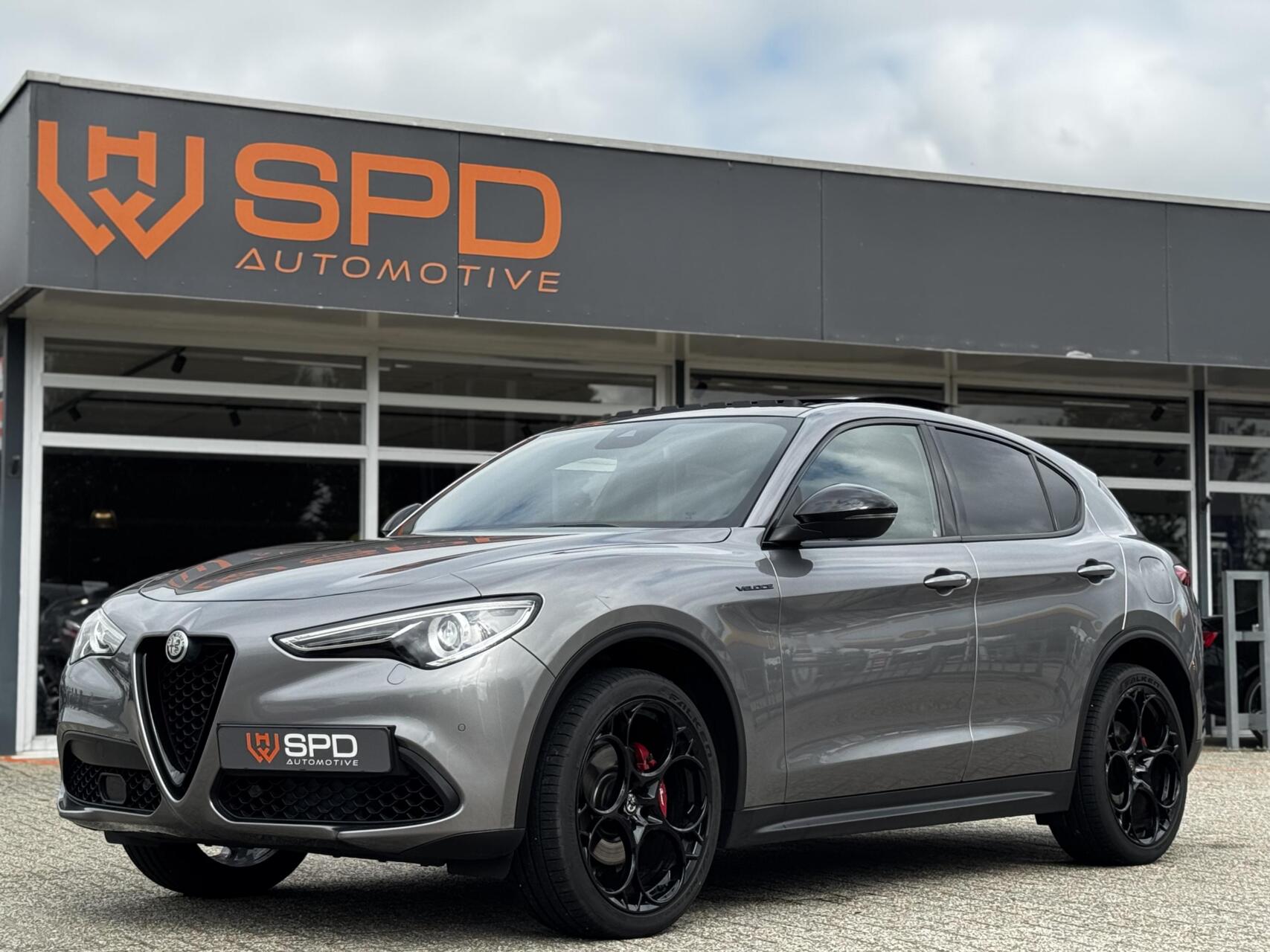 Alfa Romeo Stelvio 2.0 T AWD|Veloce|Pano|21"|Leer|Memory 2017 - voorkant