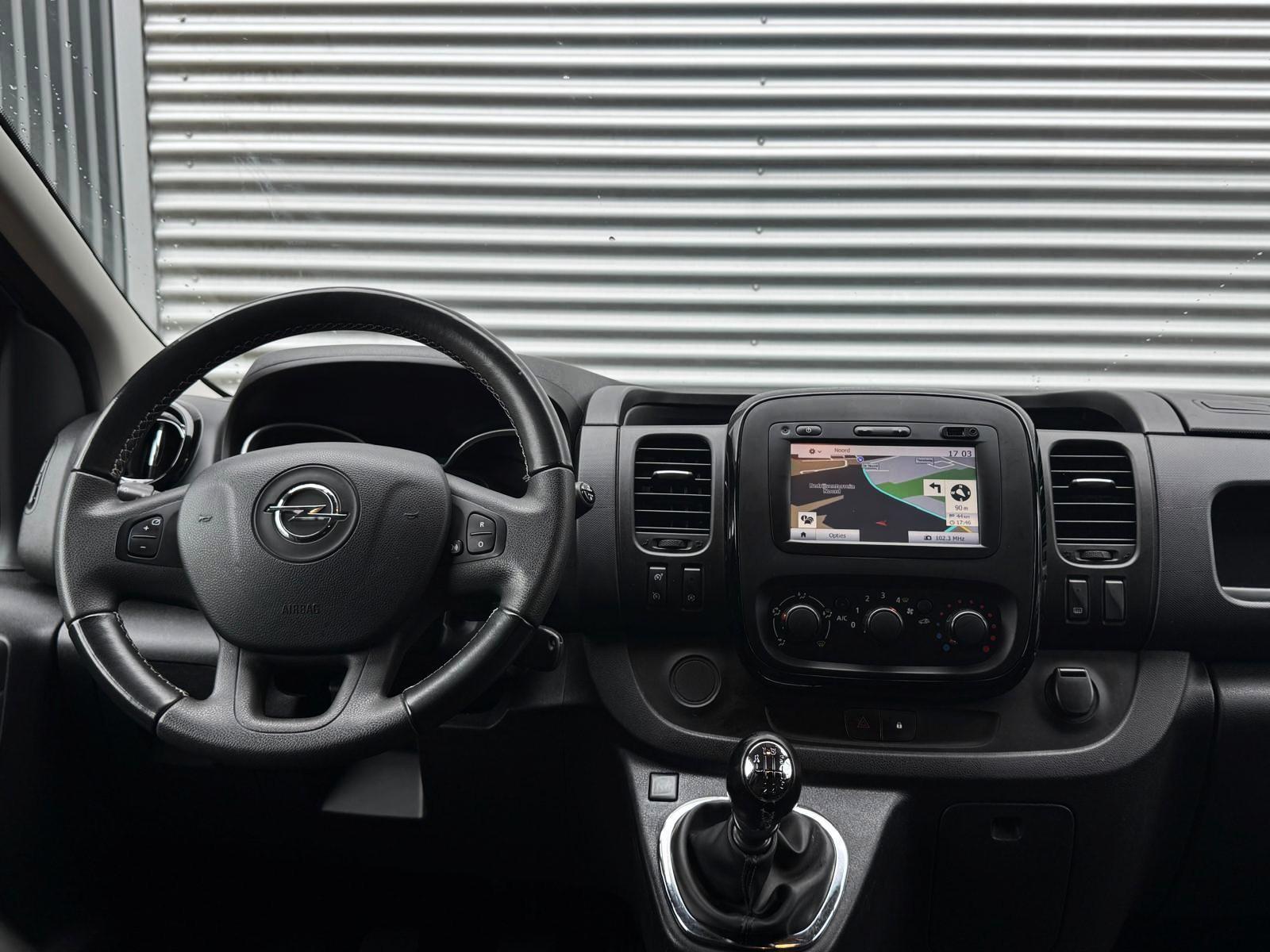 Foto van Opel Vivaro-b
