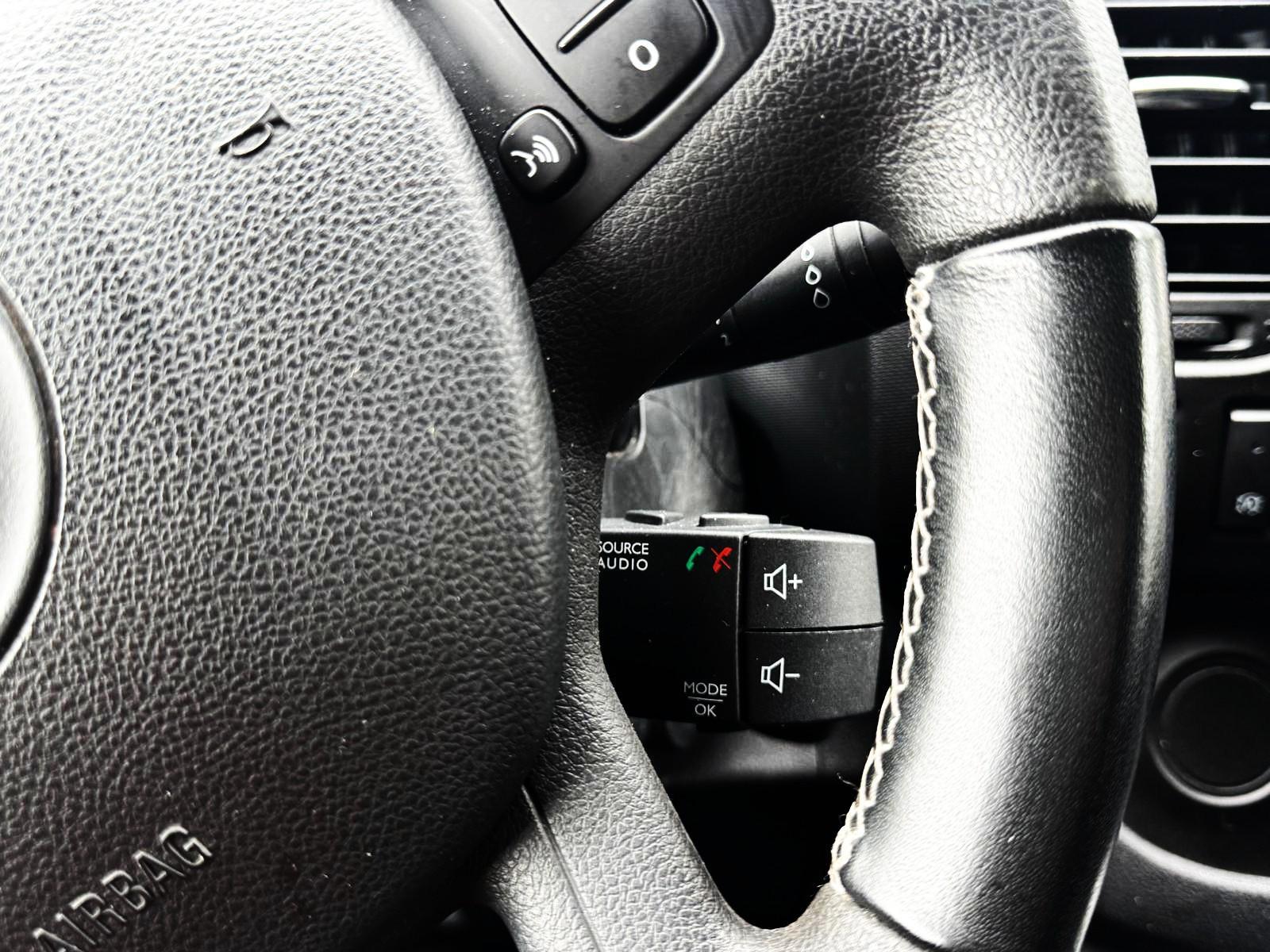 Foto van Opel Vivaro-b