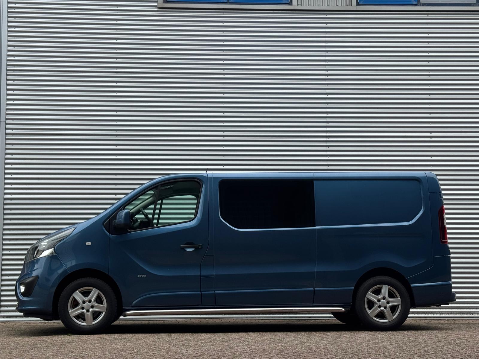 Foto van Opel Vivaro-b