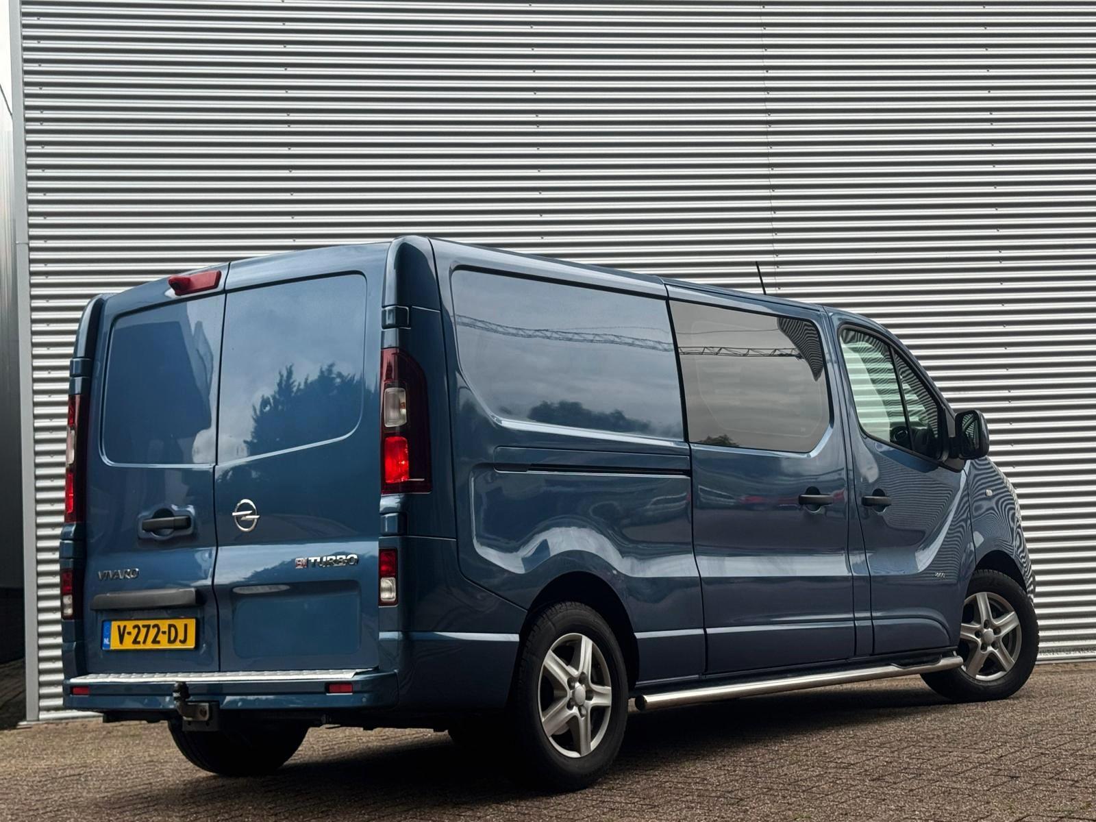 Foto van Opel Vivaro-b