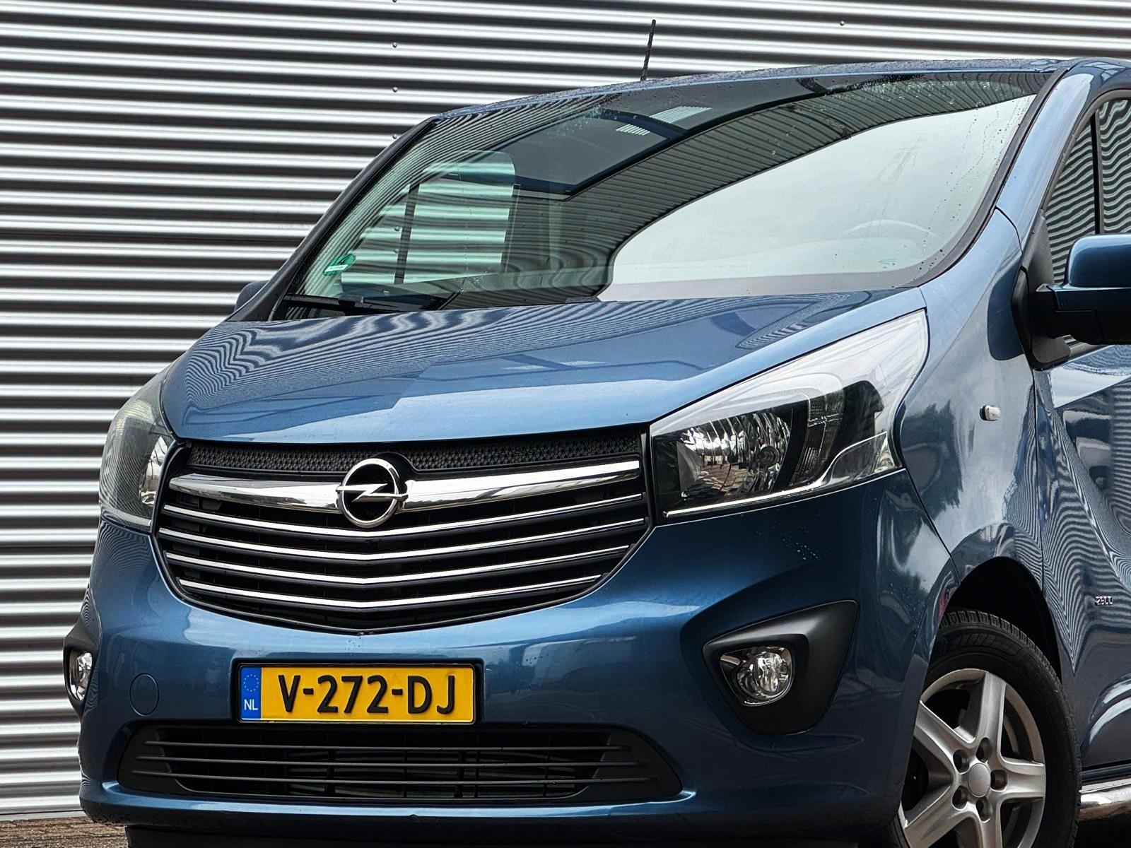 Foto van Opel Vivaro-b