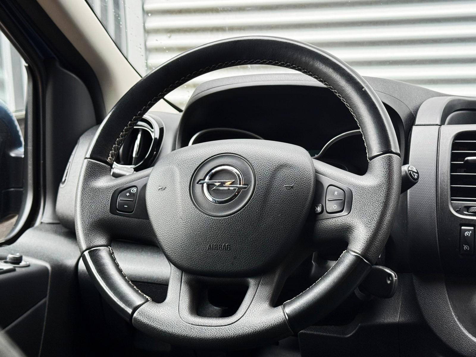 Foto van Opel Vivaro-b