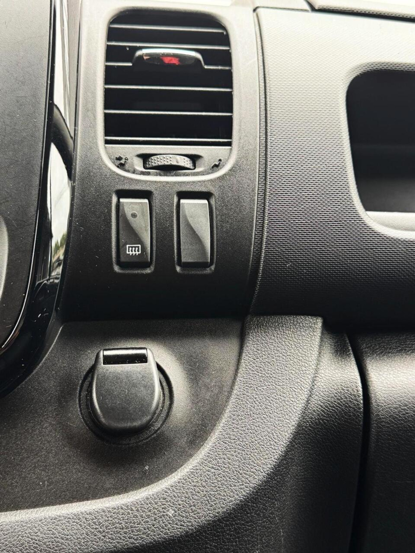 Foto van Opel Vivaro-b