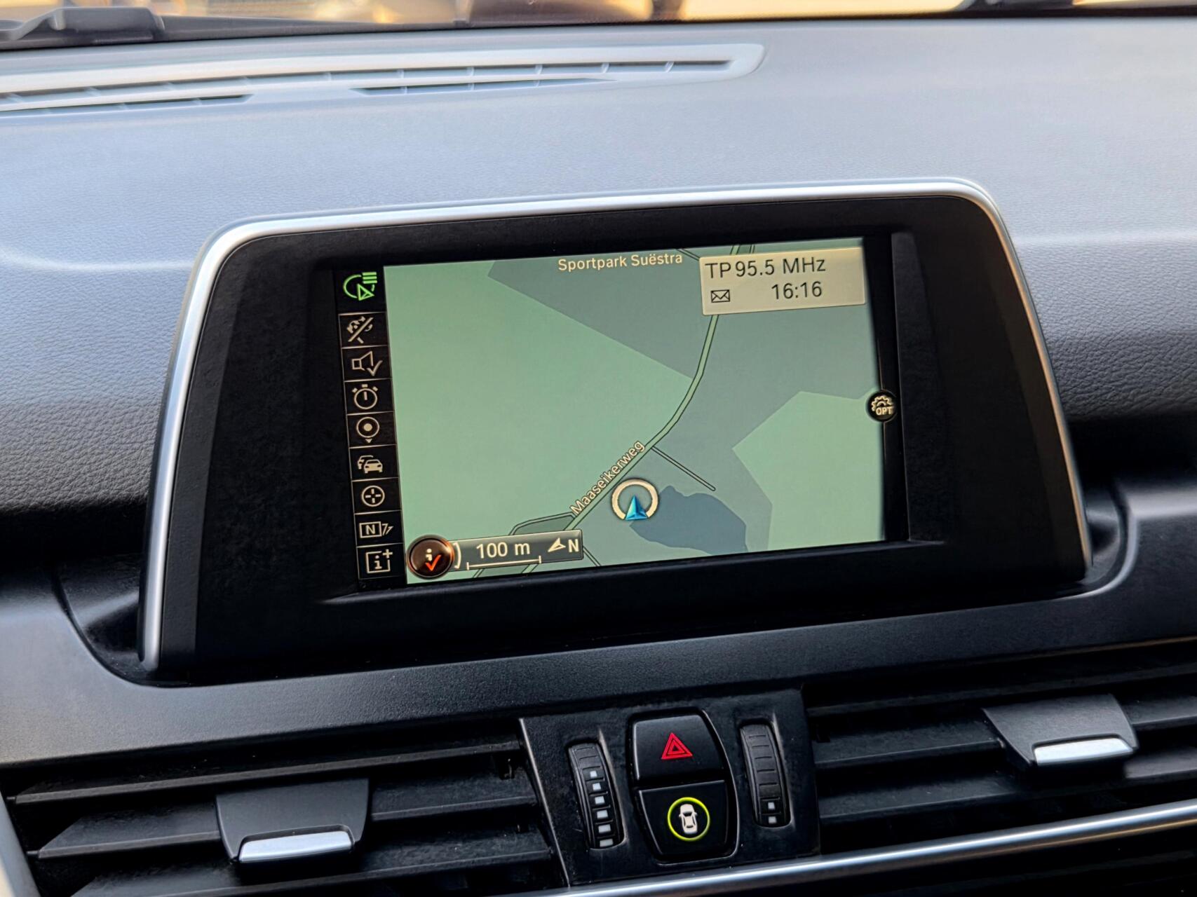 Foto van BMW 220i Active Tourer