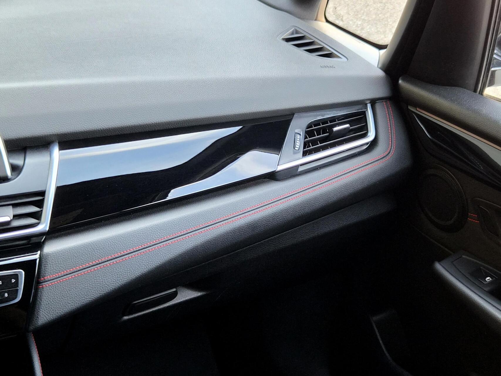 Foto van BMW 220i Active Tourer