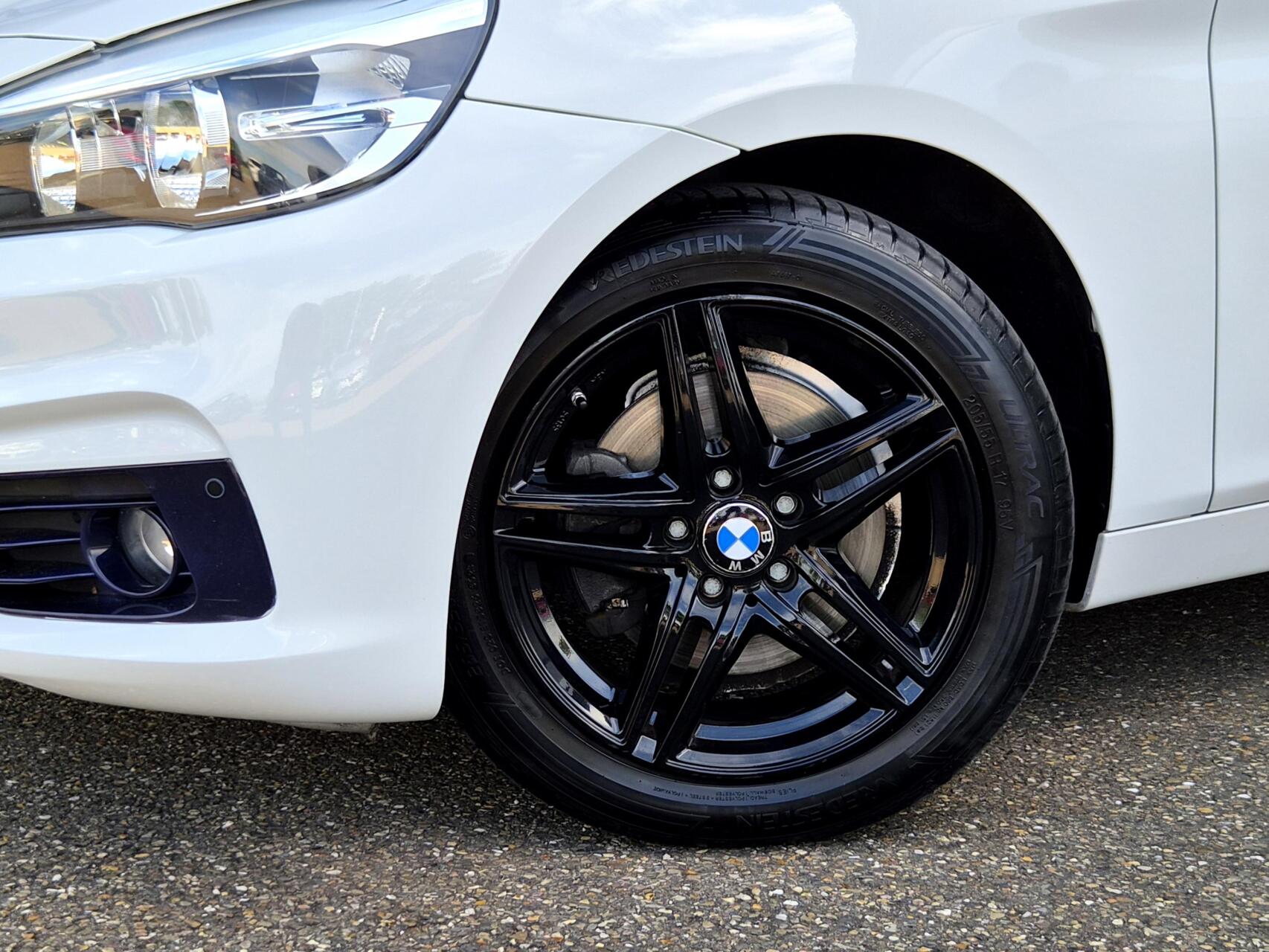 Foto van BMW 220i Active Tourer