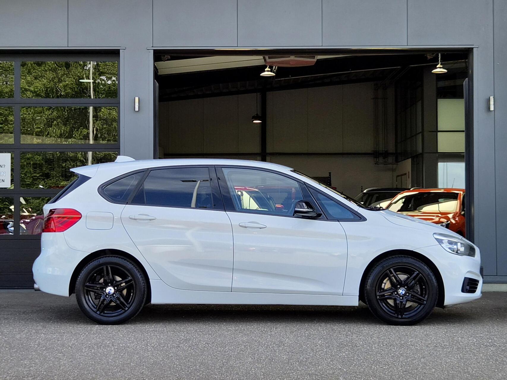 Foto van BMW 220i Active Tourer