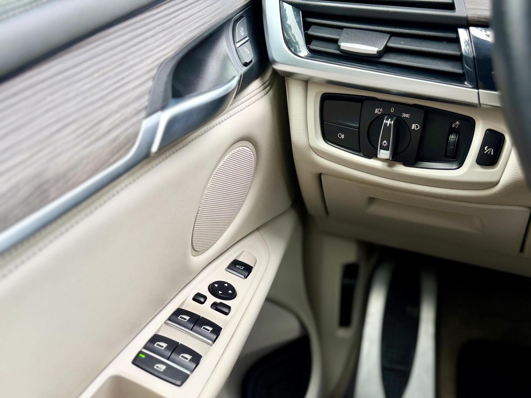 Foto van BMW X5 M50d