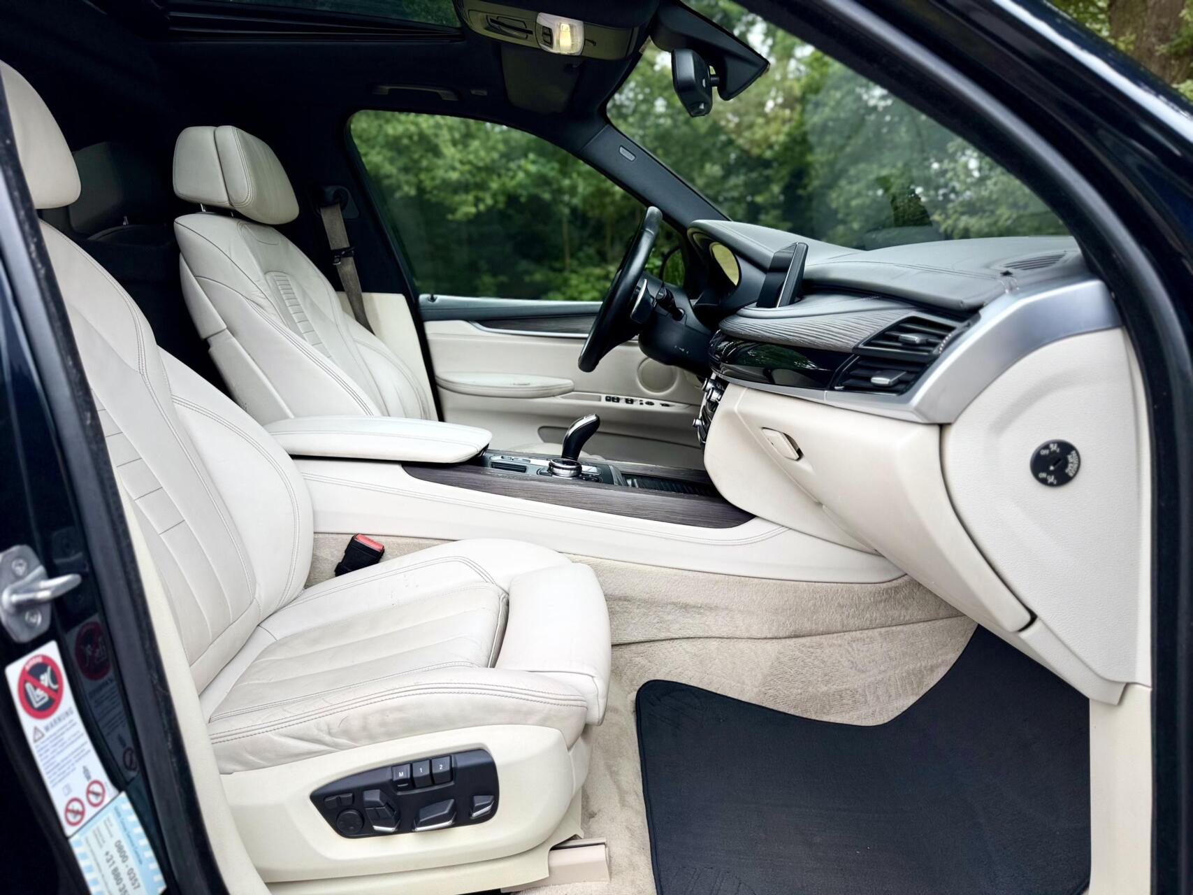 Foto van BMW X5 M50d