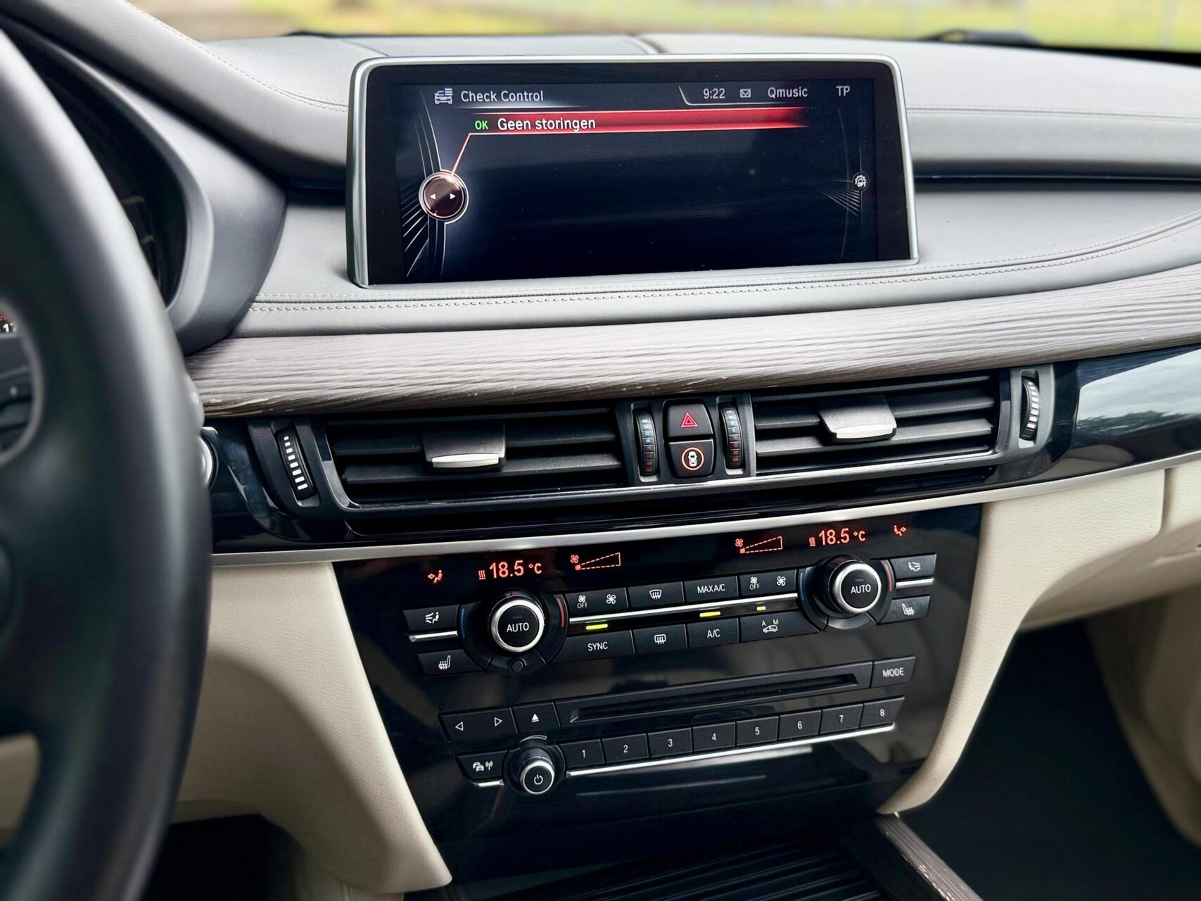 Foto van BMW X5 M50d