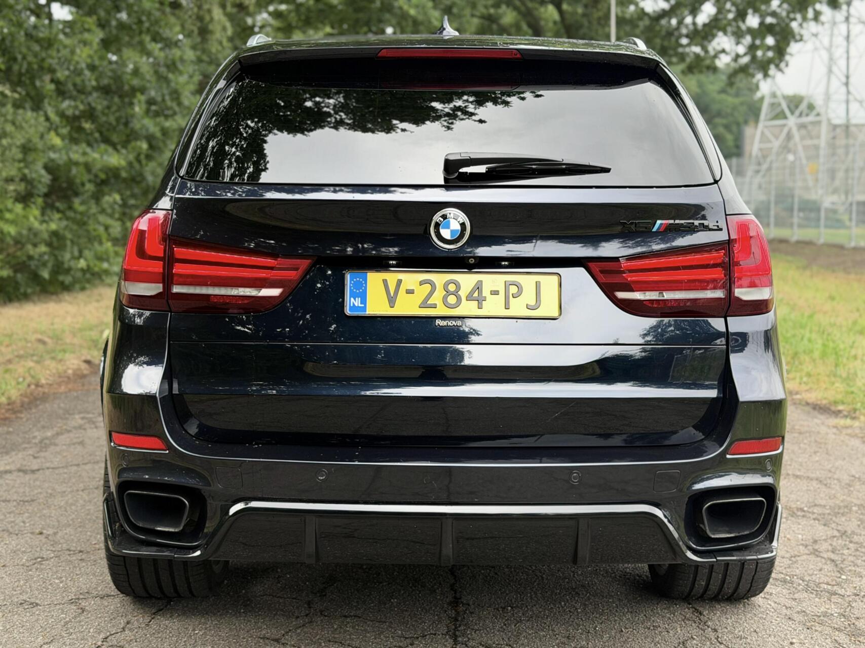 Foto van BMW X5 M50d