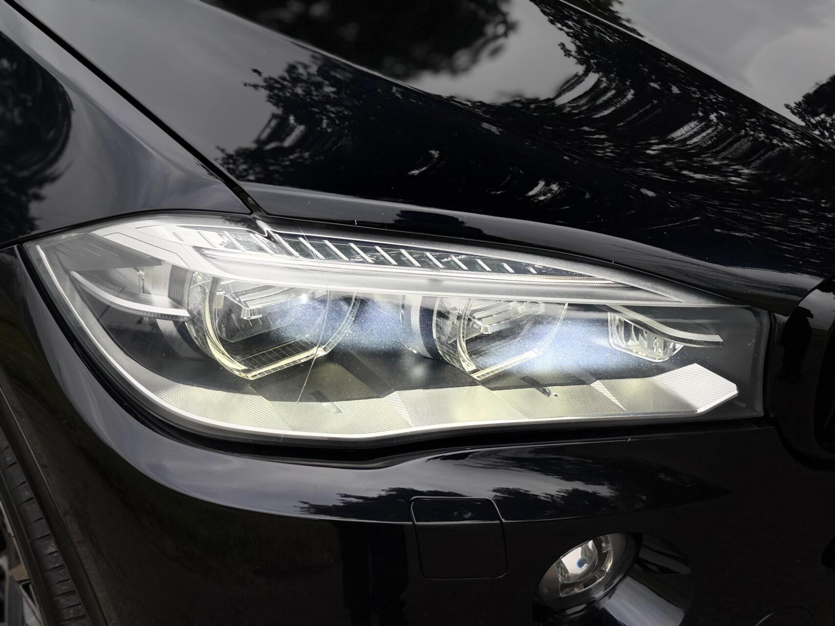Foto van BMW X5 M50d