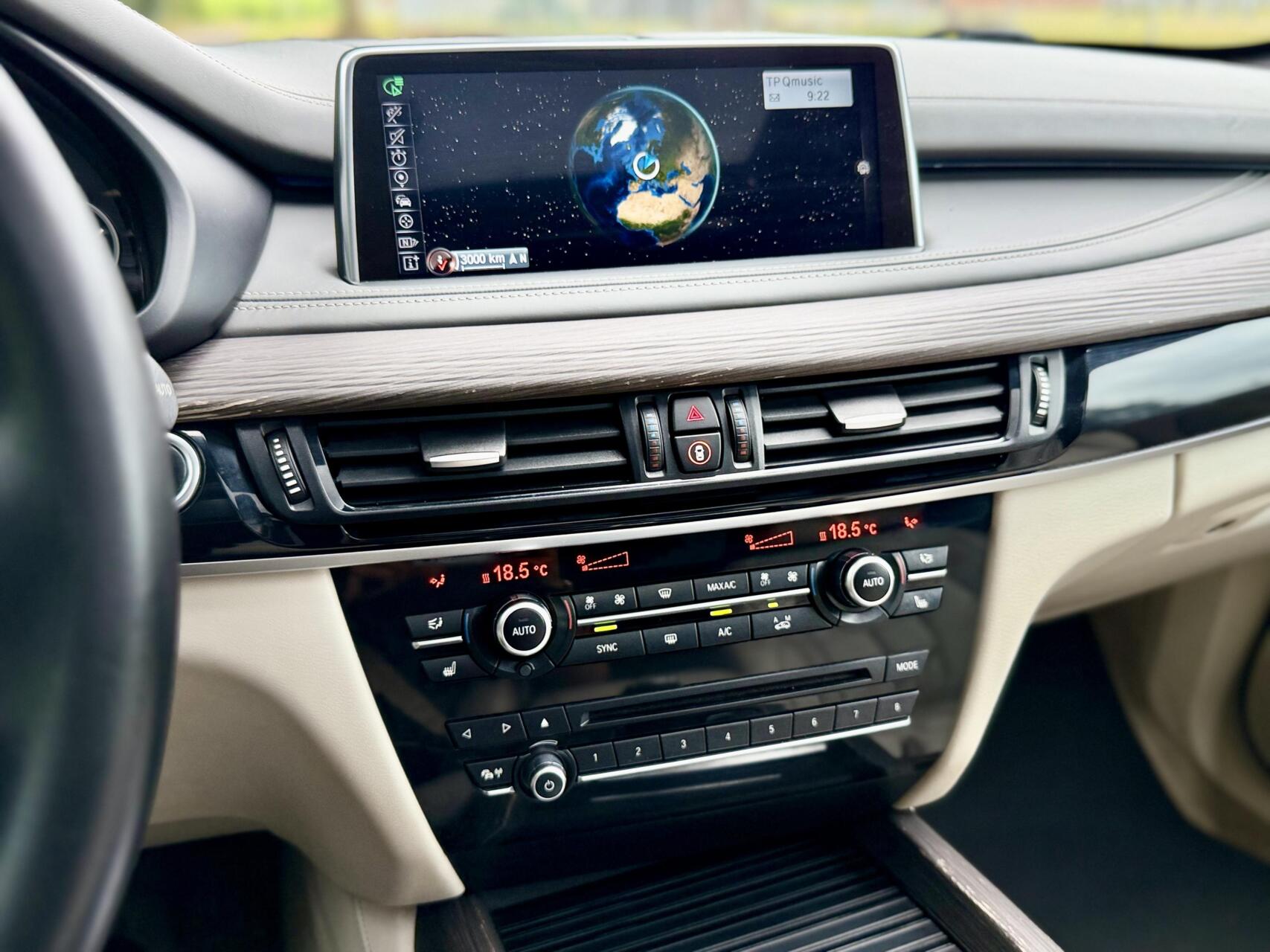Foto van BMW X5 M50d