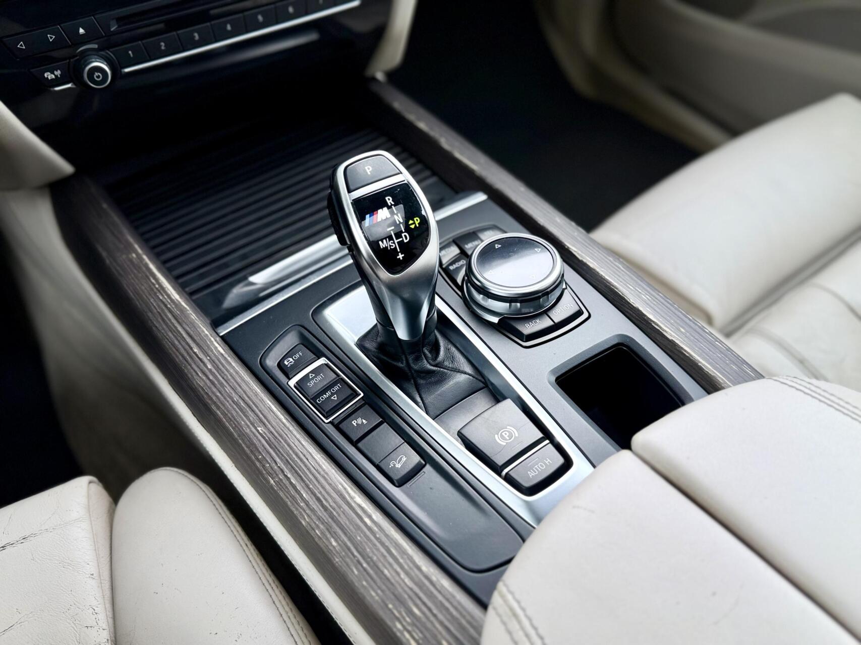 Foto van BMW X5 M50d