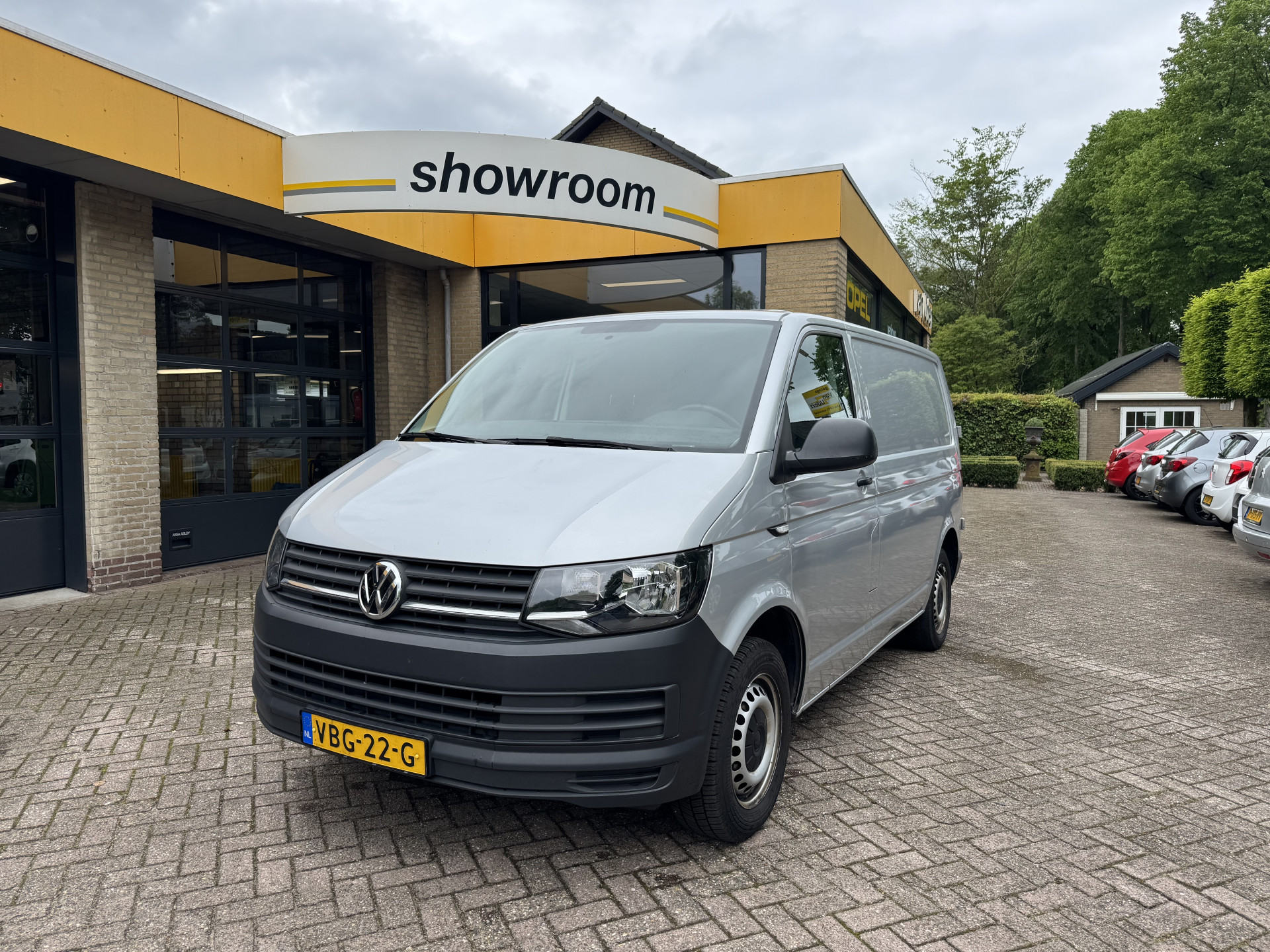 Volkswagen Transporter 2.0 TDI L1H1 Economy Airco 2019 - voorkant