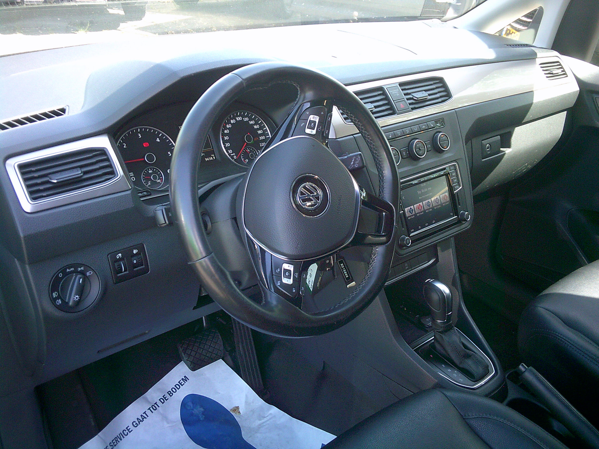 Foto van Volkswagen Caddy Modified Partition Wall