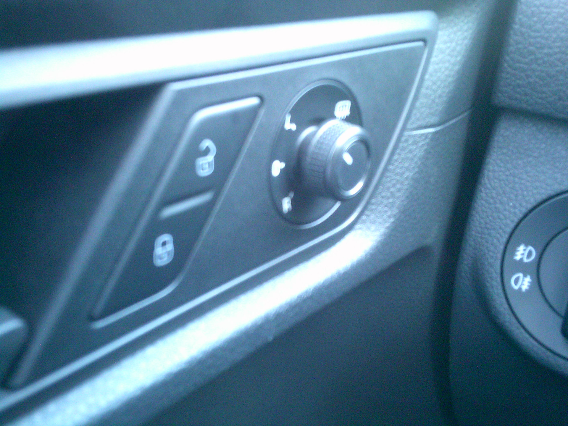 Foto van Volkswagen Caddy Modified Partition Wall