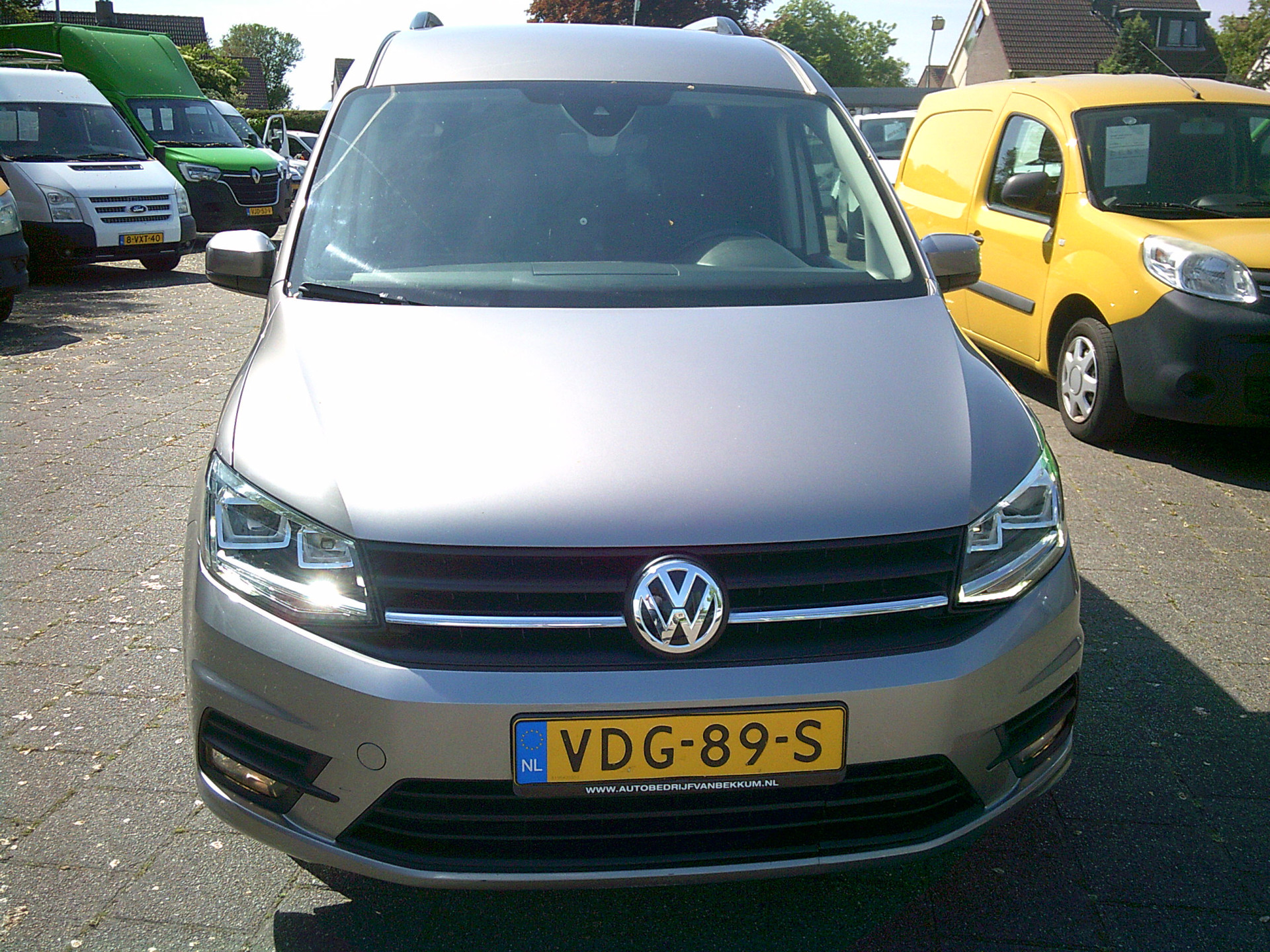 Foto van Volkswagen Caddy Modified Partition Wall
