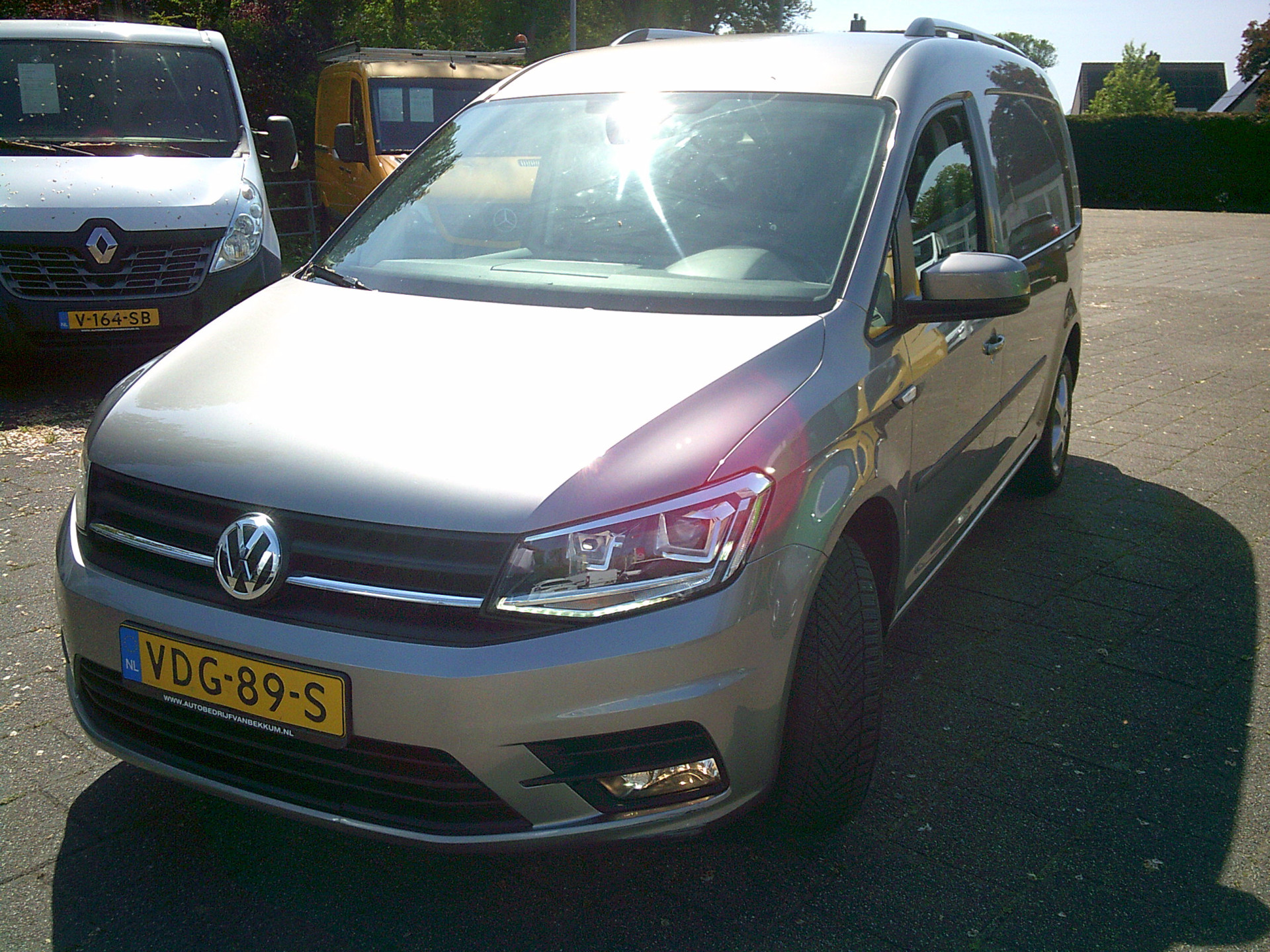 Foto van Volkswagen Caddy Modified Partition Wall
