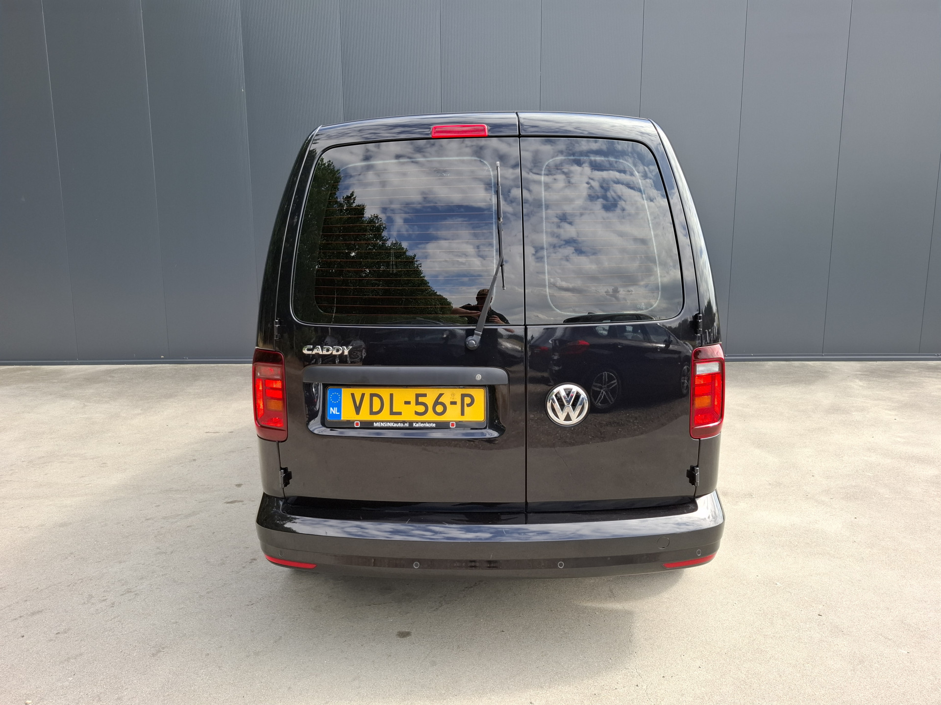 Foto van Volkswagen Caddy Modified Partition Wall