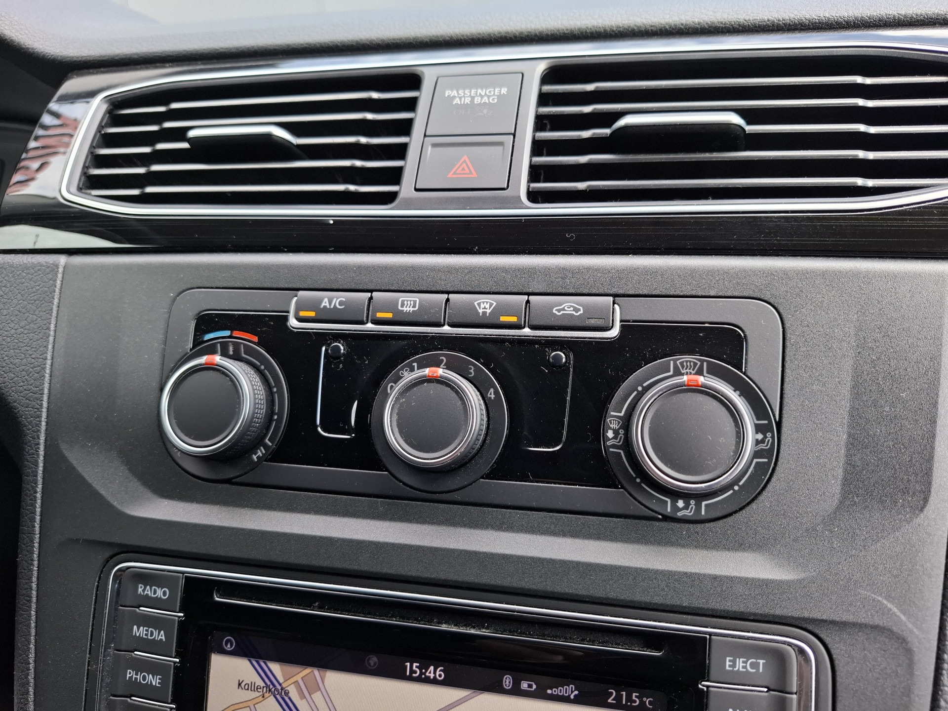 Foto van Volkswagen Caddy Modified Partition Wall