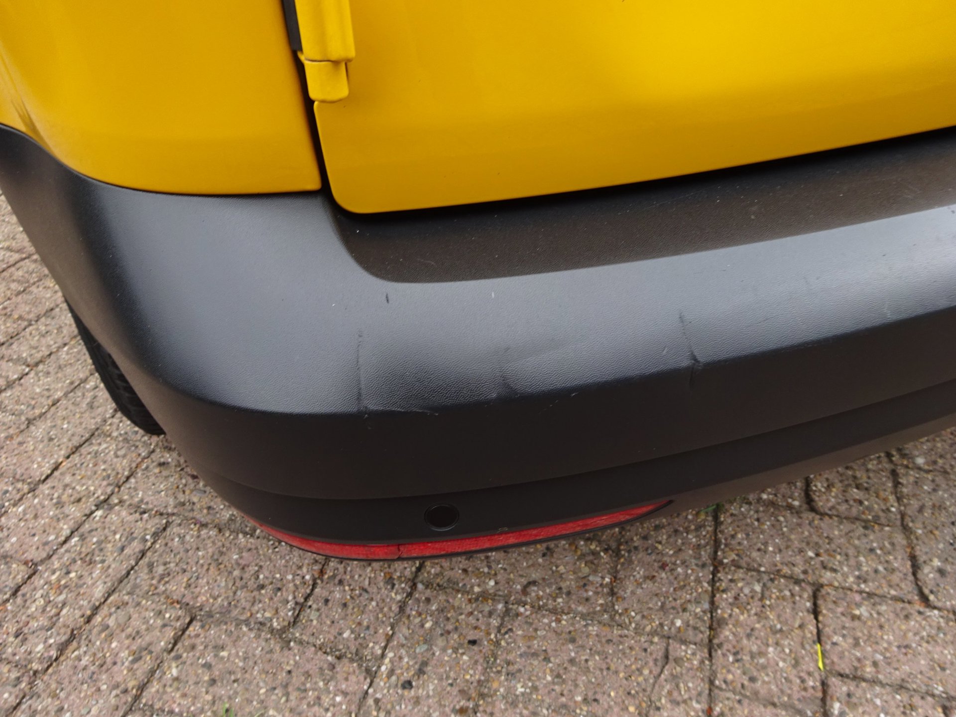 Foto van Volkswagen Caddy Modified Partition Wall