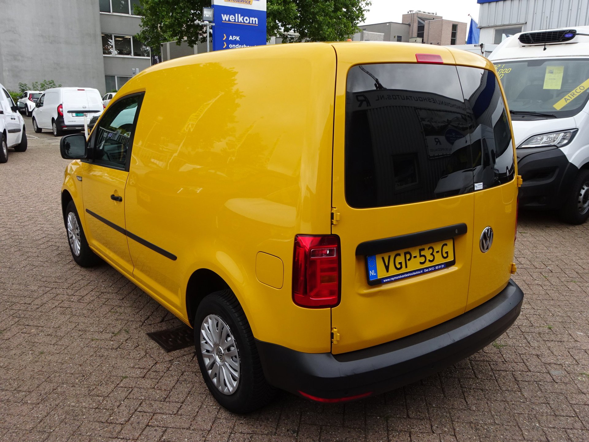 Foto van Volkswagen Caddy Modified Partition Wall