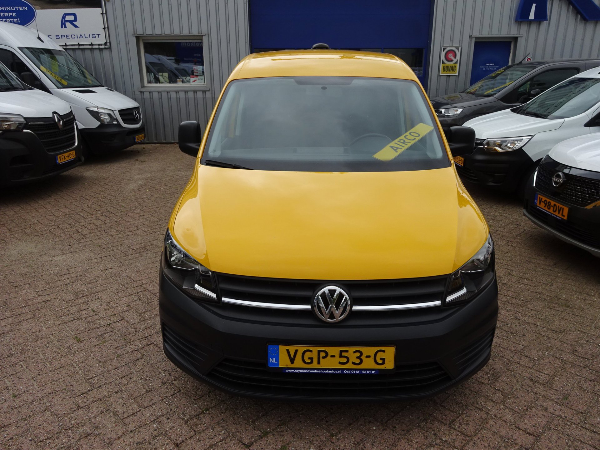 Foto van Volkswagen Caddy Modified Partition Wall