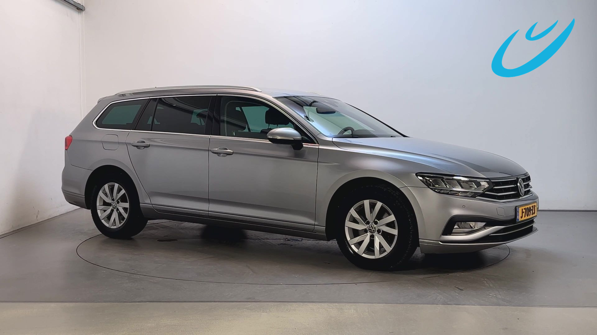 Volkswagen Passat 1.5 TSI 150pk DSG Business Navigatie DAB+ App-Connect Camera 2020 - voorkant