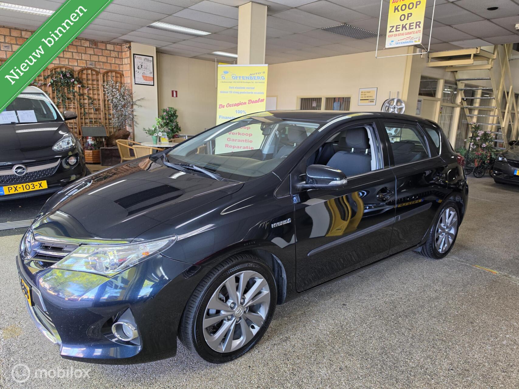 Toyota Toyota Auris 1.8 Hybrid Lease 2013 - voorkant