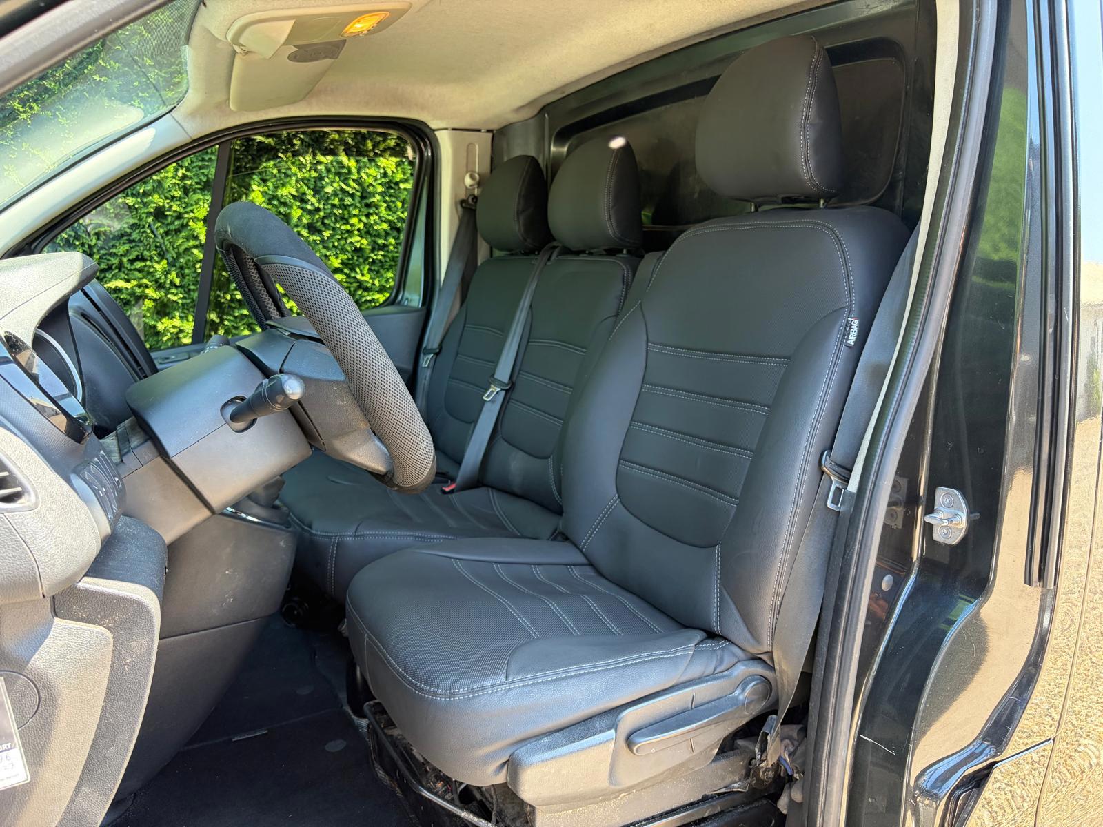 Foto van Opel Vivaro-b