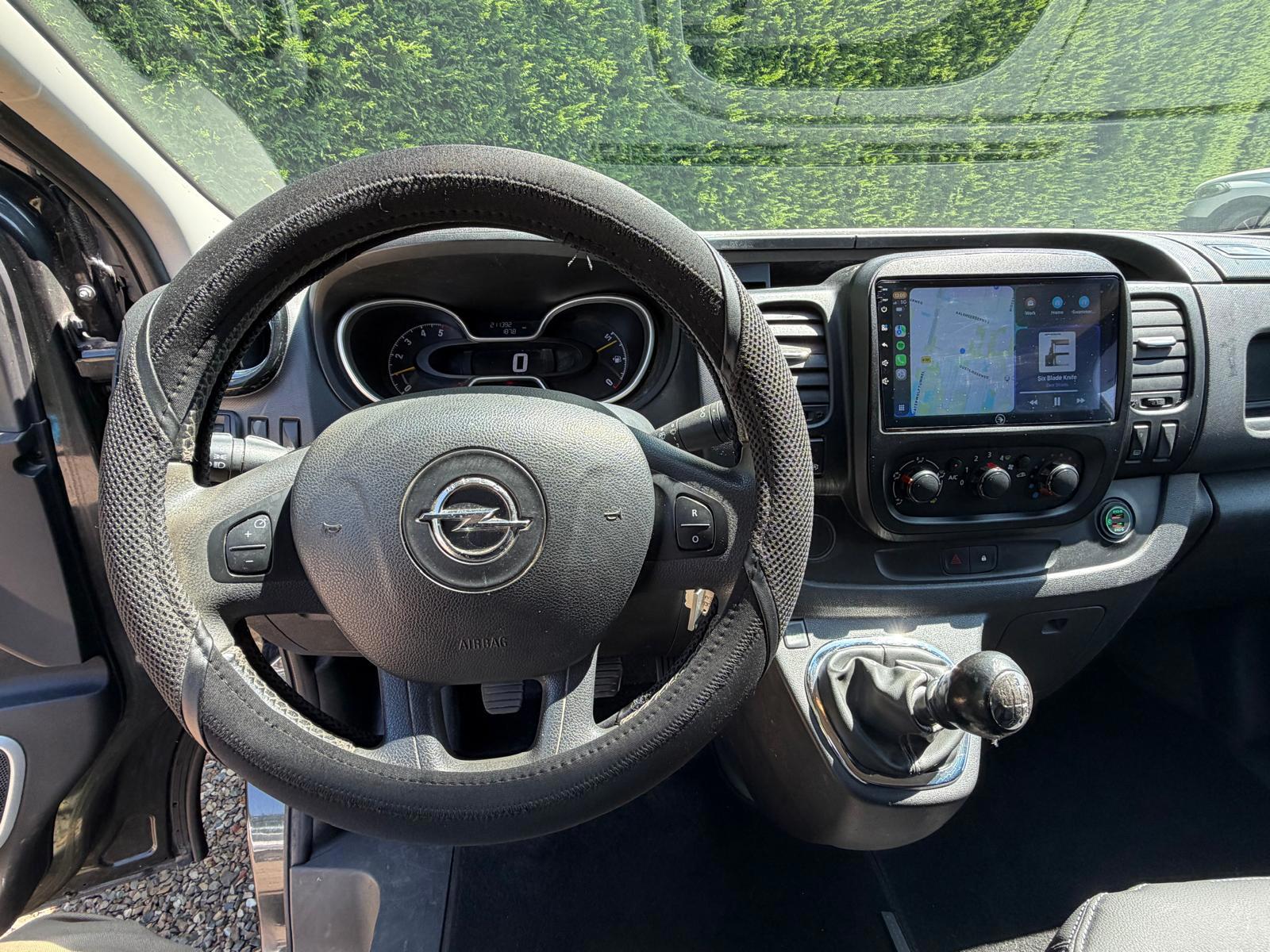 Foto van Opel Vivaro-b