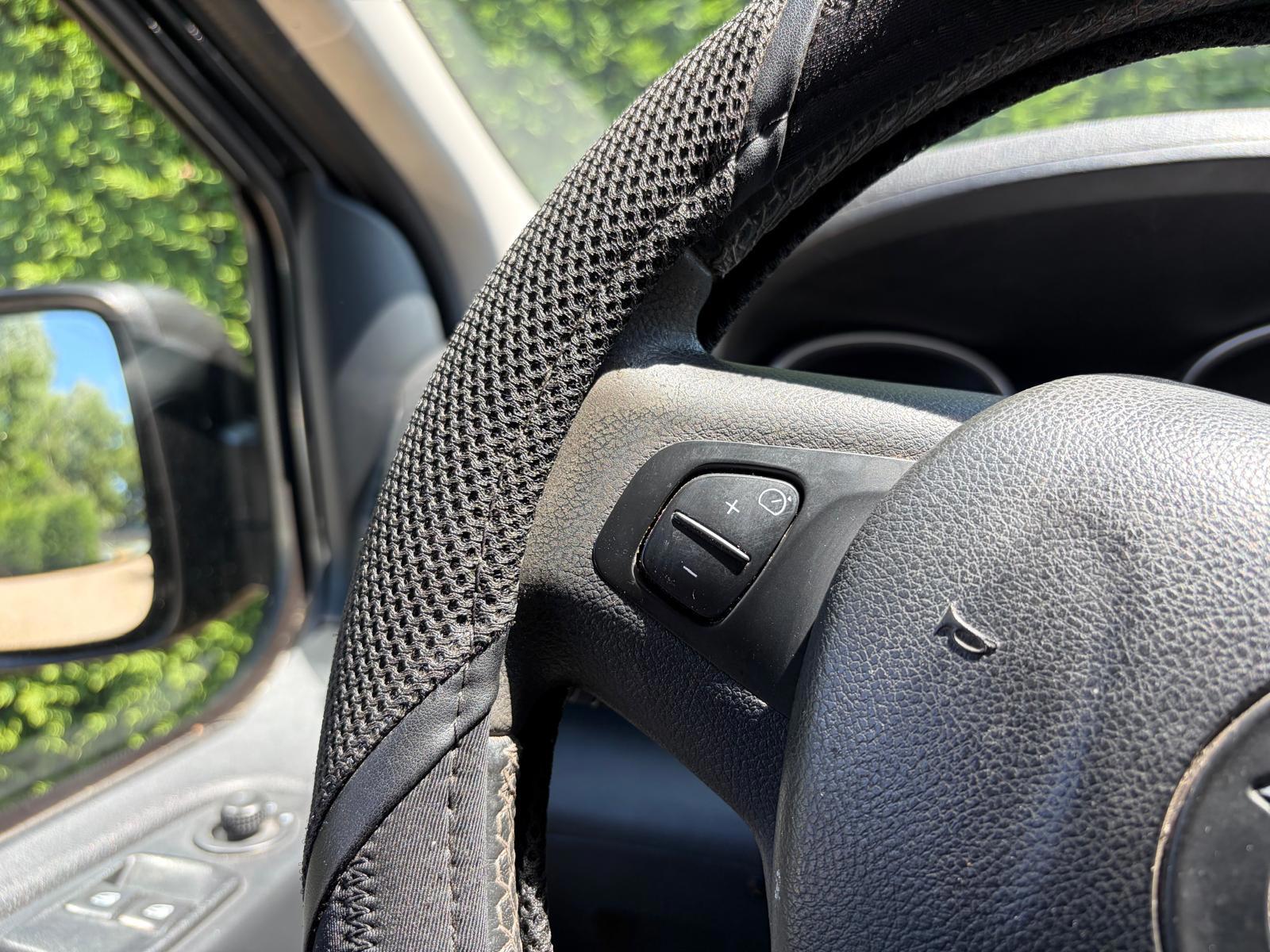 Foto van Opel Vivaro-b