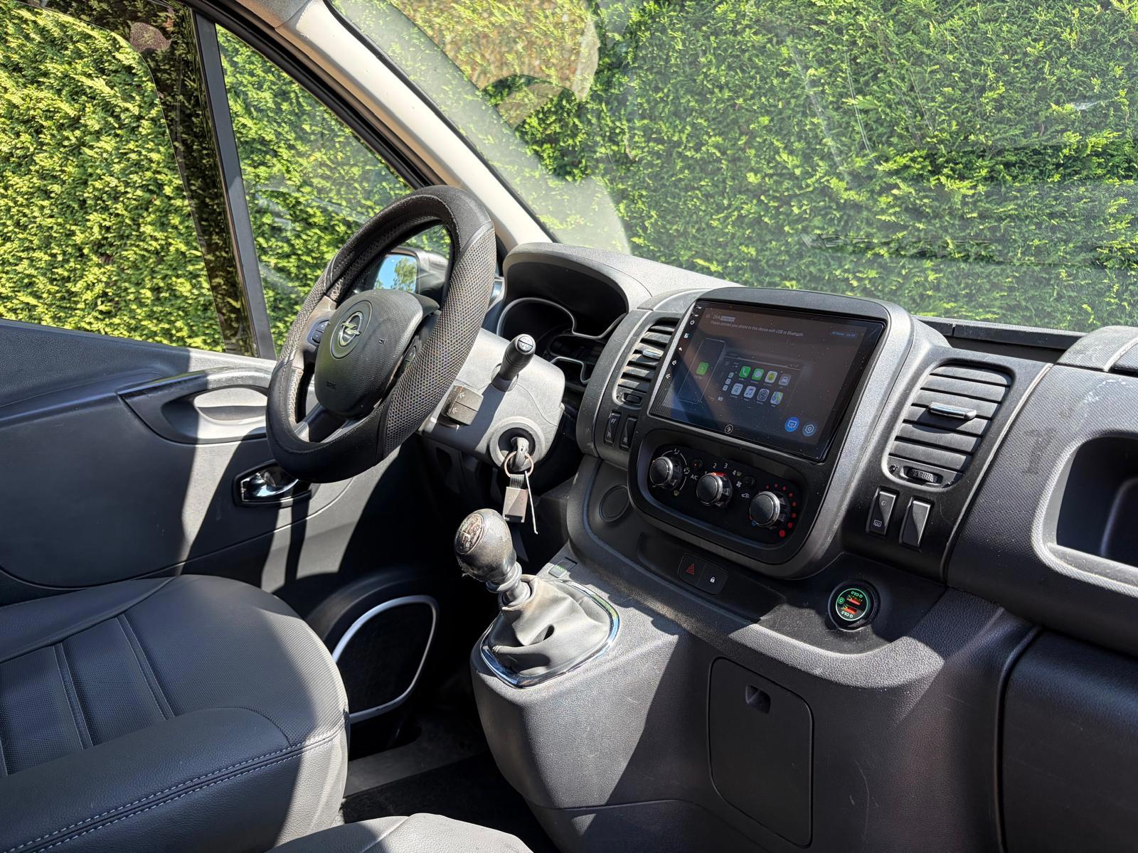 Foto van Opel Vivaro-b